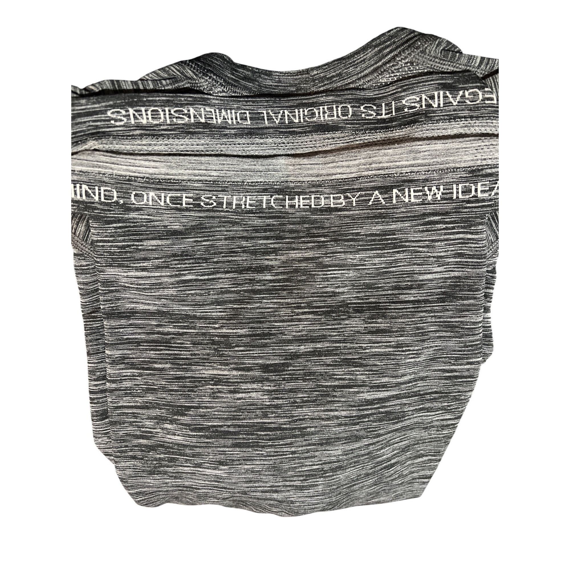 Other 𝓛𝓾𝓵𝓾𝓵𝓮𝓶𝓸𝓷 — Ⓗⓔⓐⓣⓗⓔⓡ Gray Short Sleeve T-Shirt Size US S / EU 44-46 / 1 - 4 Thumbnail