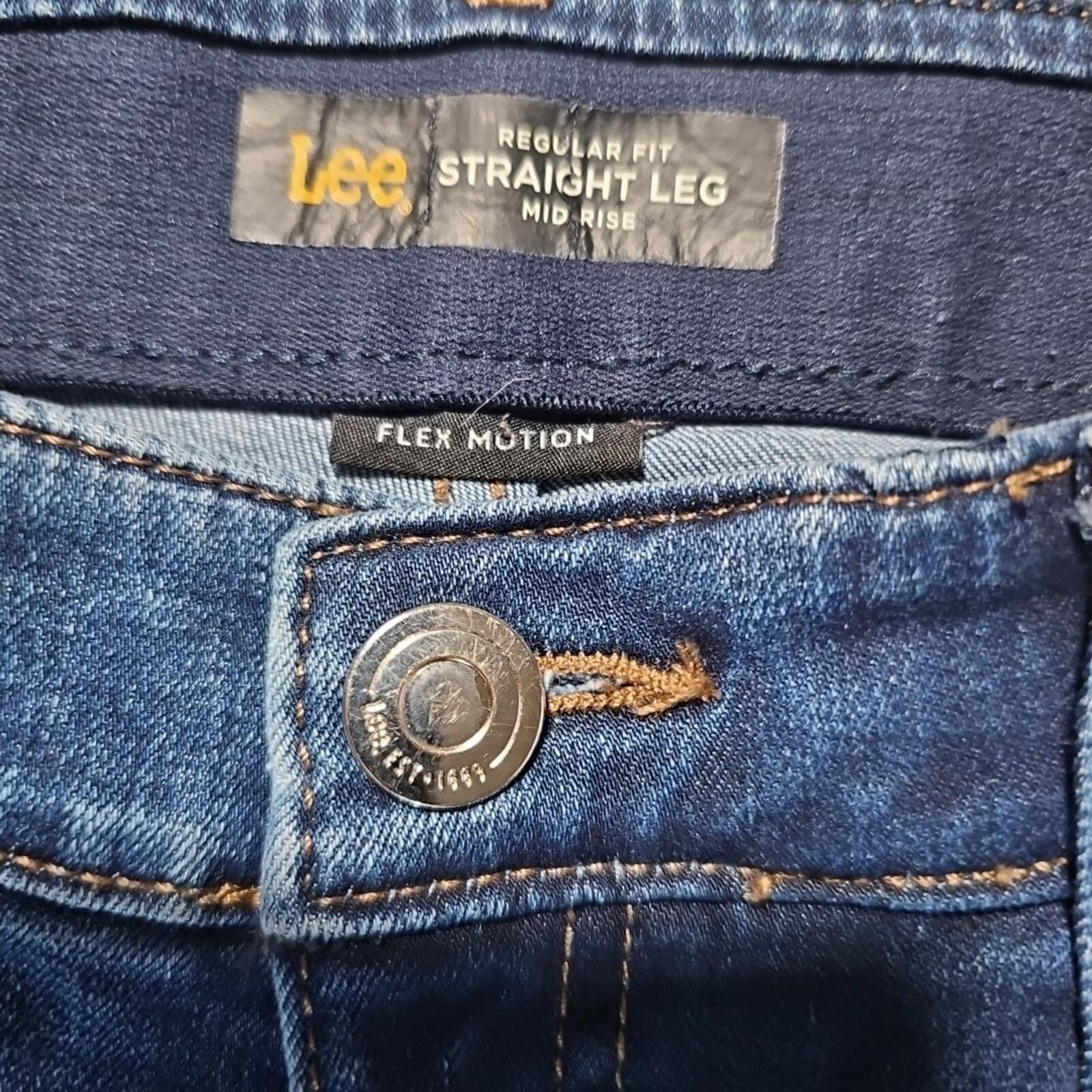 Lee Lee Regular Straight MidRise Flex Motion 8 Jeans Floral Size 30" / US 8 / IT 44 - 2 Thumbnail