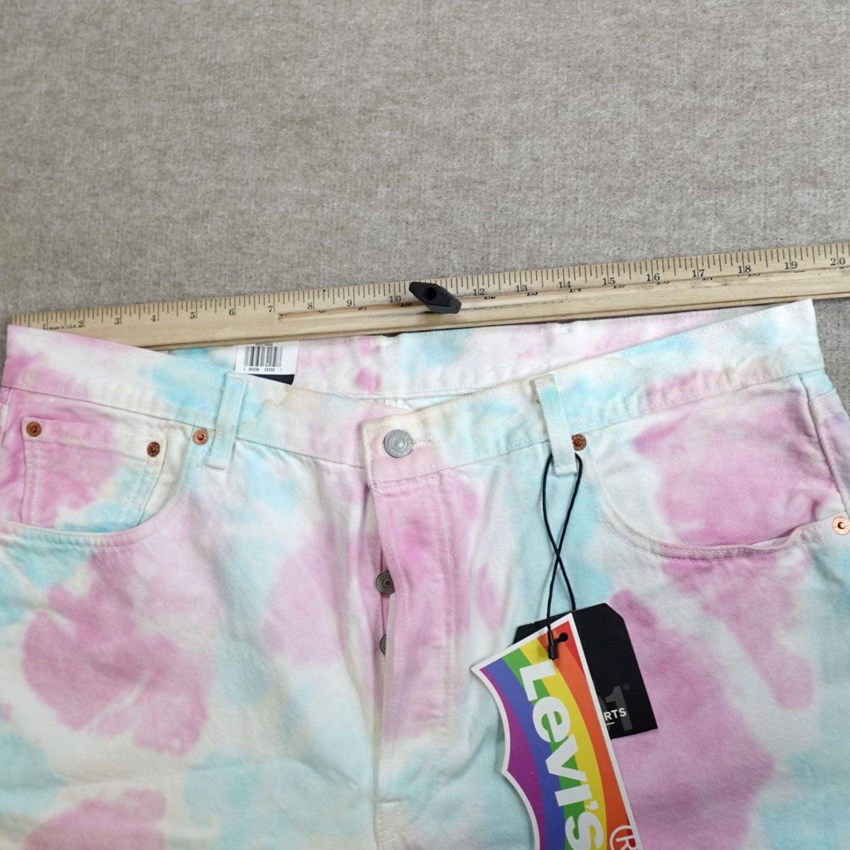 Levi's VINTAGE Levi's Shorts Mens 38 White Blue Denim 501 '93 Tie Dye Pride Premium NEW READ Size US 38 / EU 54 - 7 Thumbnail