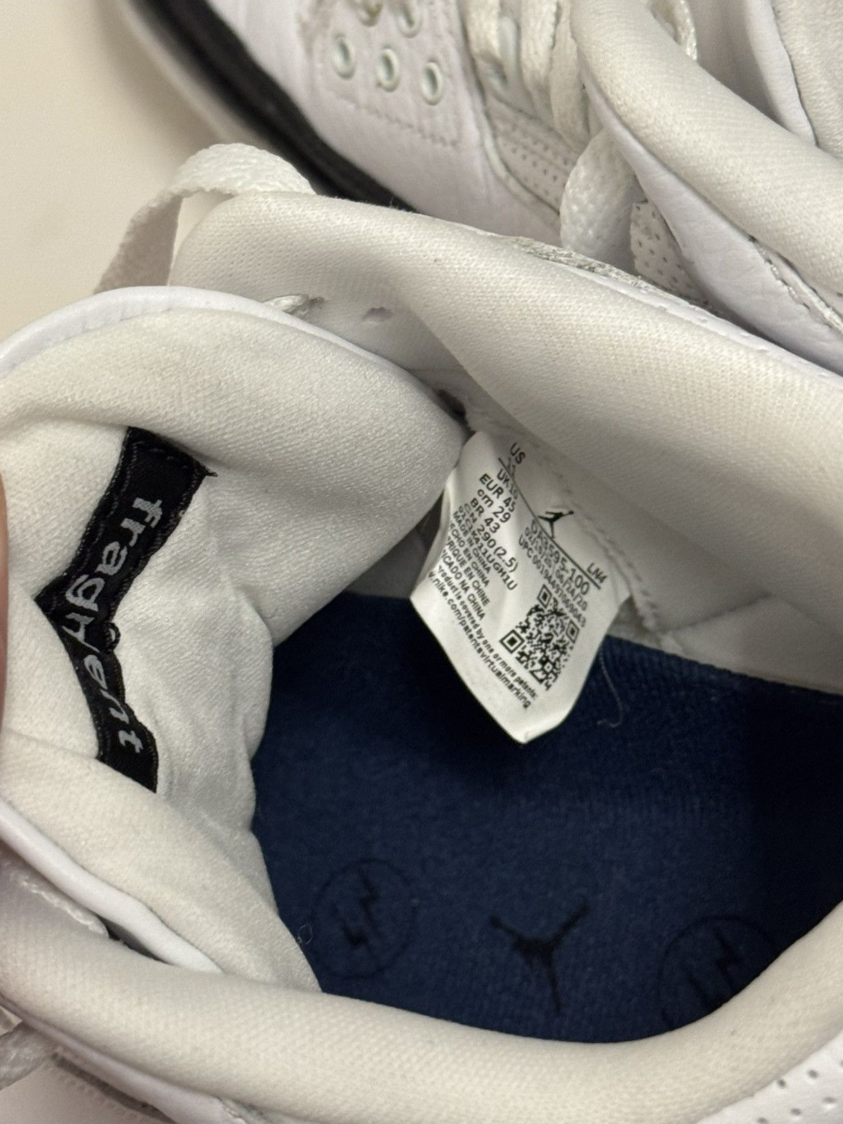 Fragment Design × Nike Air Jordan 3 Retro SP Size US 11 / EU 44 - 7 Thumbnail