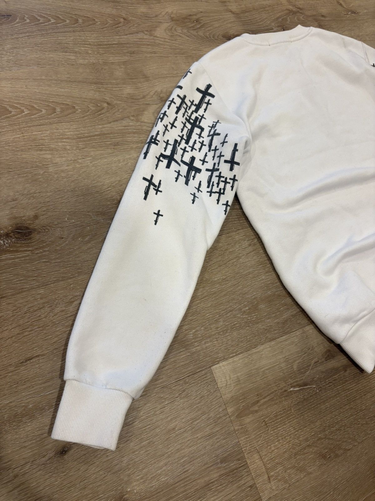 5cm 5CM White crewneck with black cross pattern Size US M / EU 48-50 / 2 - 8 Thumbnail