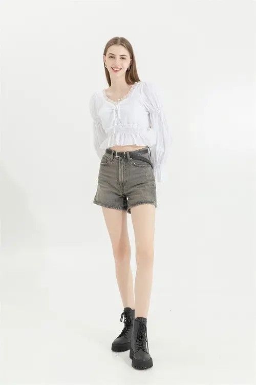 image of Vintage Fashion Korean Clothing Women's T-Shirt Y2K Cropped Top in White