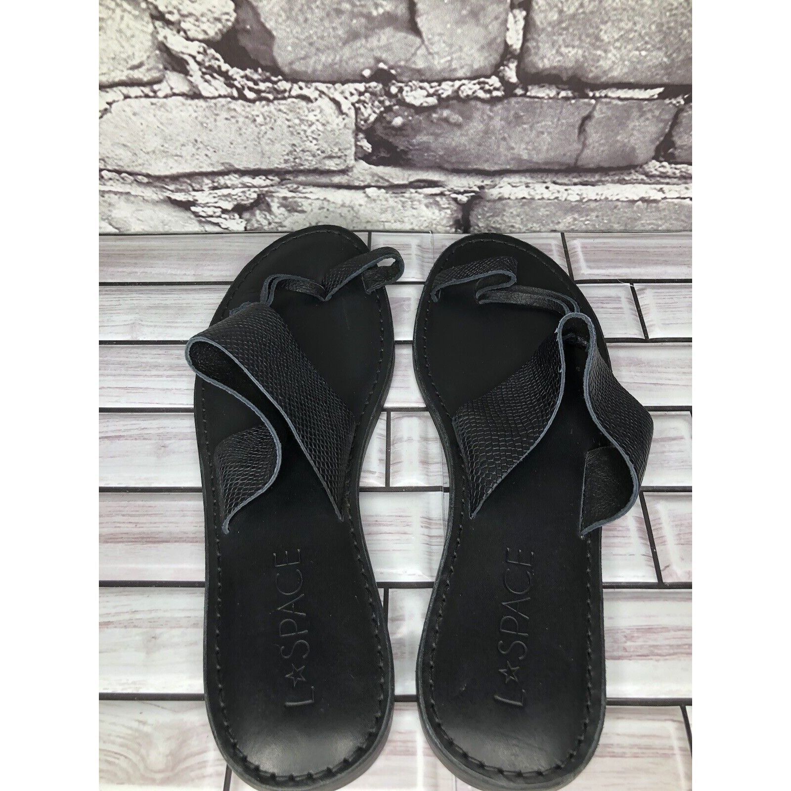 Other L*Space Miramar Black Leather SnakeSkin Print Toe Post Sanda Size US 9 / IT 39 - 6 Thumbnail