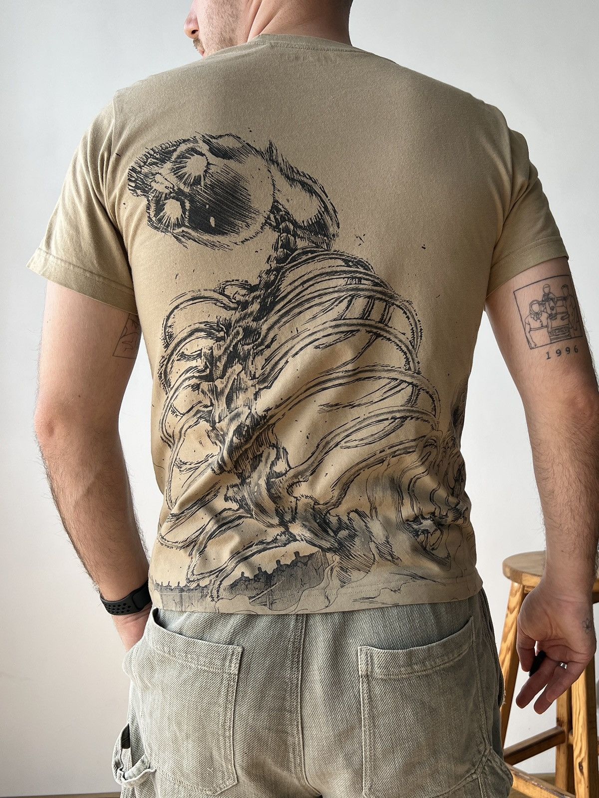 Uniqlo Uniqlo Mens x Attack of Titan Eren Anime size XS-S RARE Size US XS / EU 42 / 0 - 1 Thumbnail