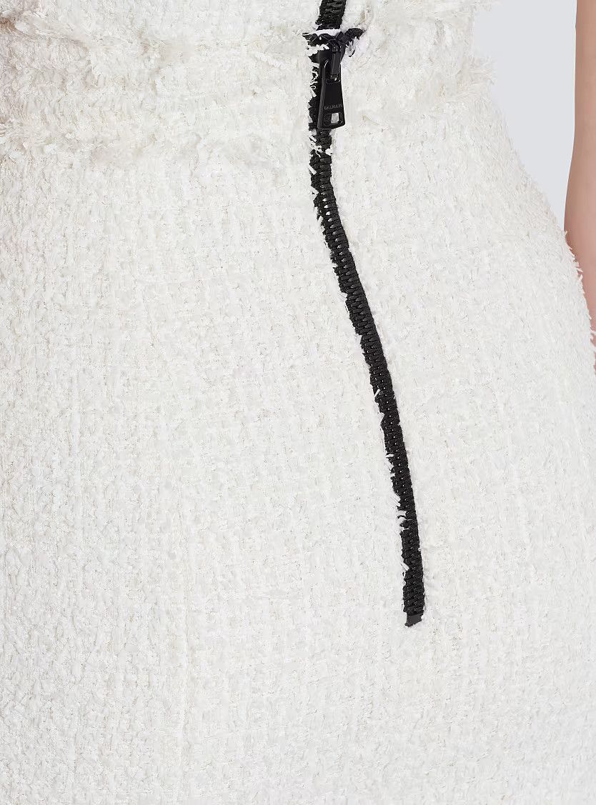 Balmain o1s1wg111225 Love Embroidered Tweed Mini Skirt in White Size 27" / US 4 / IT 40 - 6 Thumbnail
