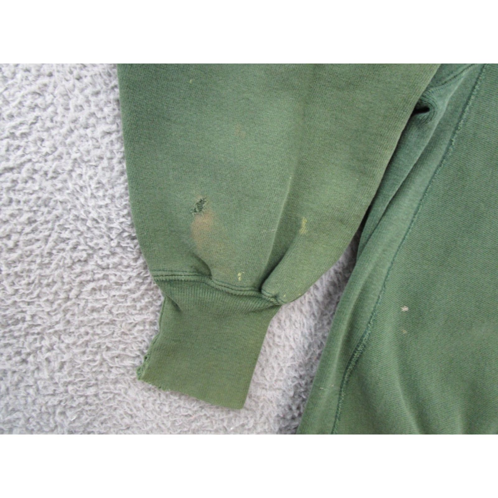 Champion VTG Champion Reverse Weave University Wisconsin La Crosse Sweatshirt SZ L READ Shirt Mens Green Lacrosse Reversible 90s Size US L / EU 52-54 / 3 - 3 Thumbnail