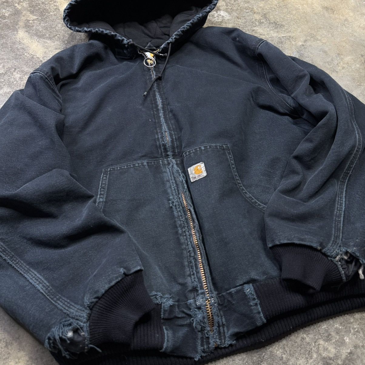 Carhartt vintage black carhartt thrashed zip up baggy jacket Size US XL / EU 56 / 4 - 6 Thumbnail