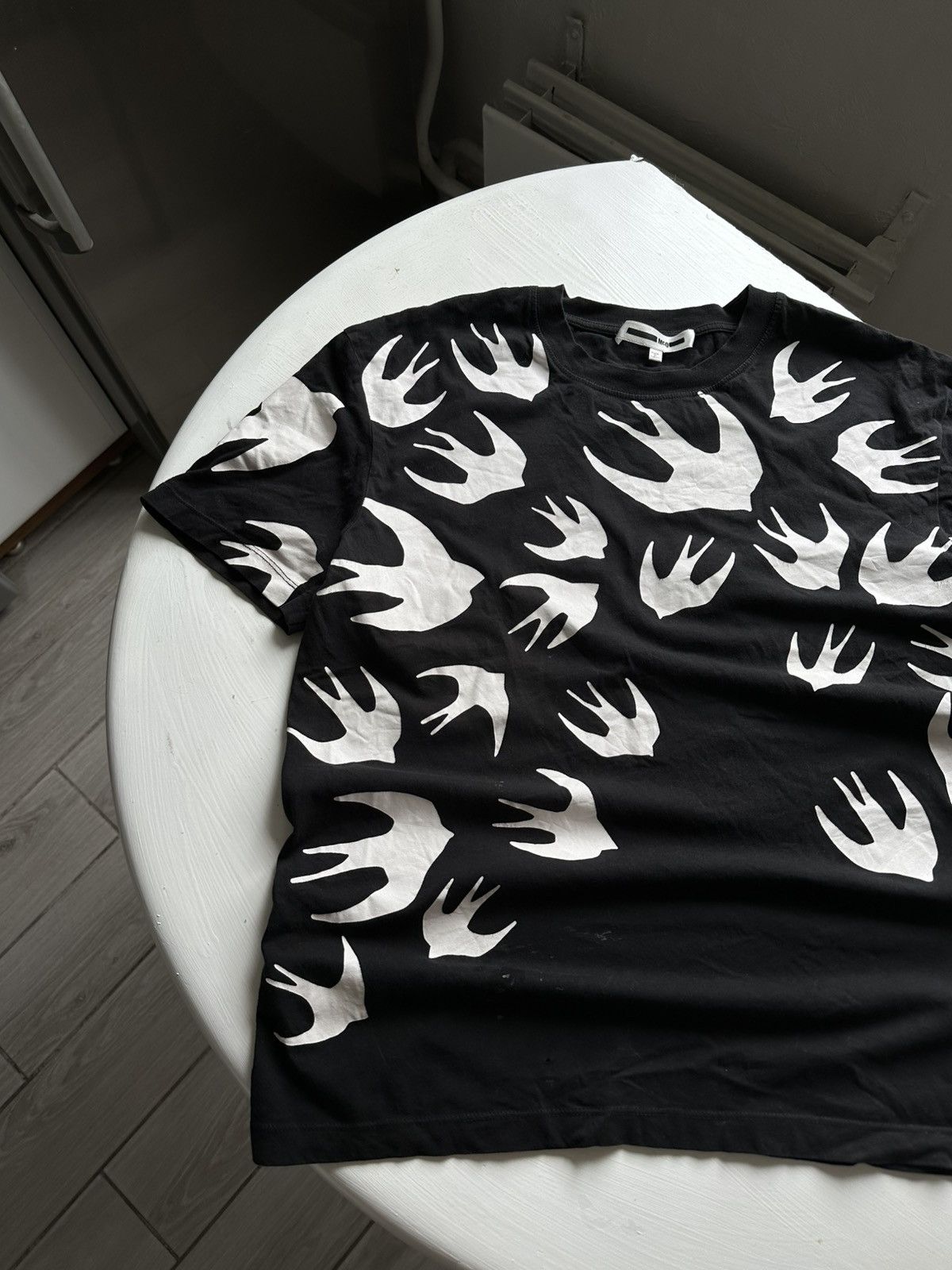 Alexander McQueen × MCQ × McQ Alexander McQueen Alexander McQueen Bird Logo Tee Shirt Size US M / EU 48-50 / 2 - 3 Thumbnail