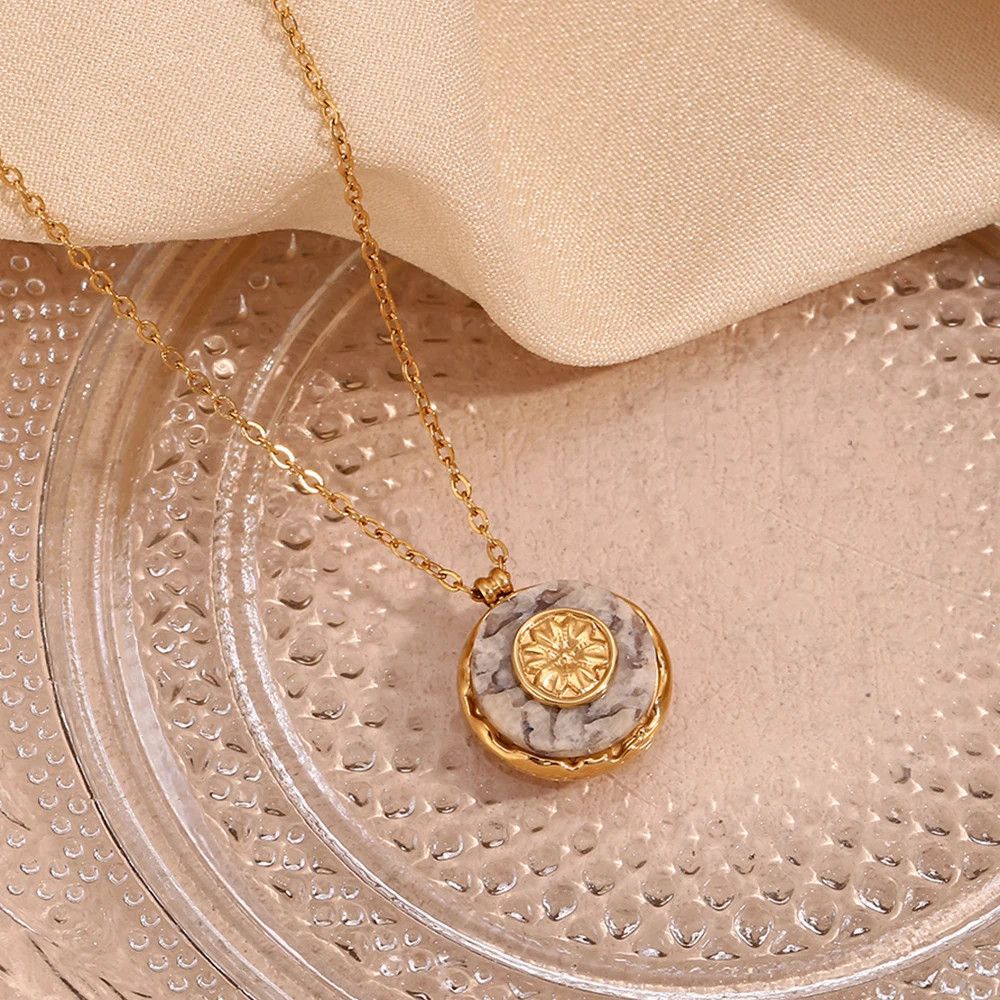 Jewelry × Vintage Natural Marble Sun Pattern Round Pendant Necklace Size ONE SIZE - 3 Thumbnail