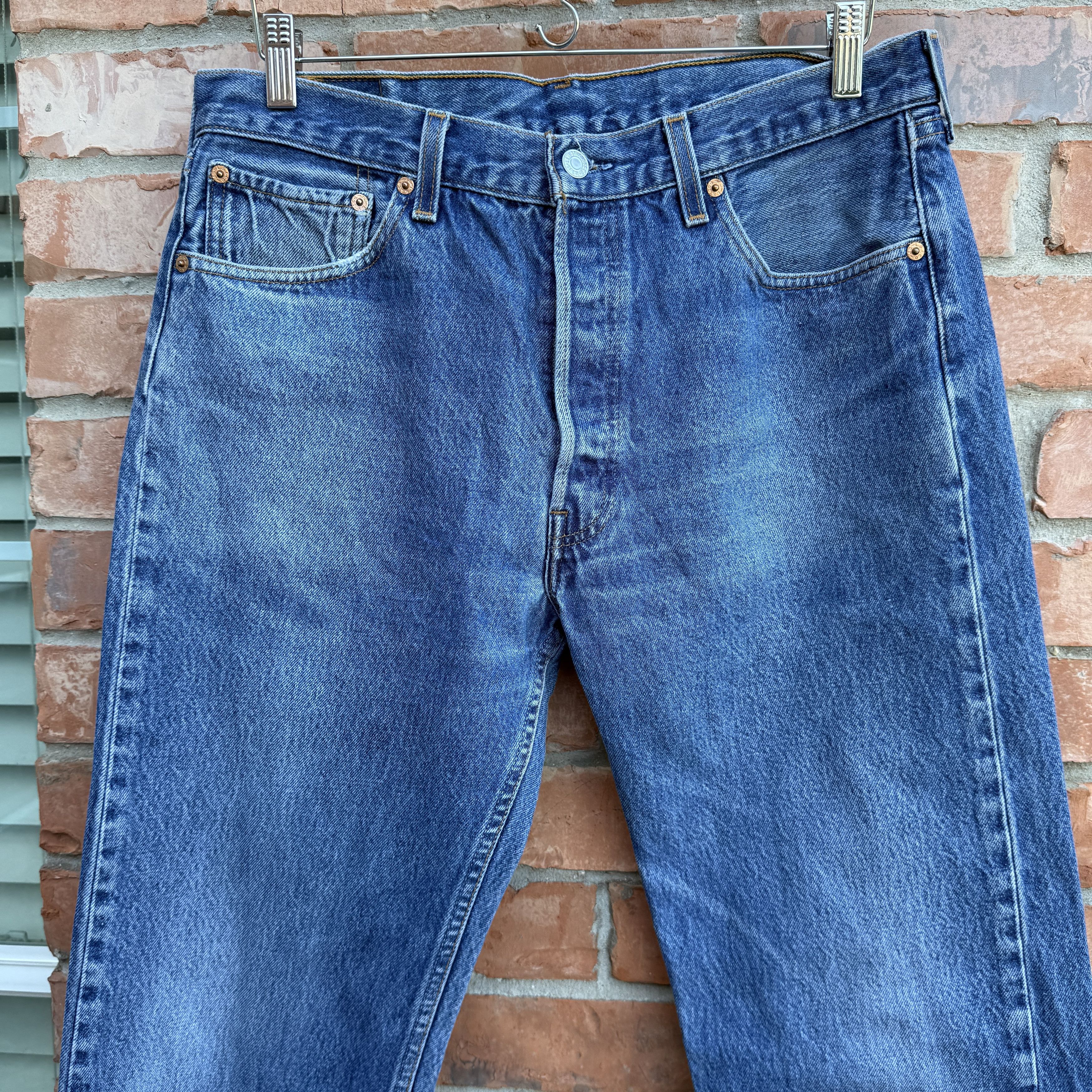 Levi's Vintage 90s Levis 501 Blue Button fly Denim Made USA Jeans Size US 33 - 2 Thumbnail
