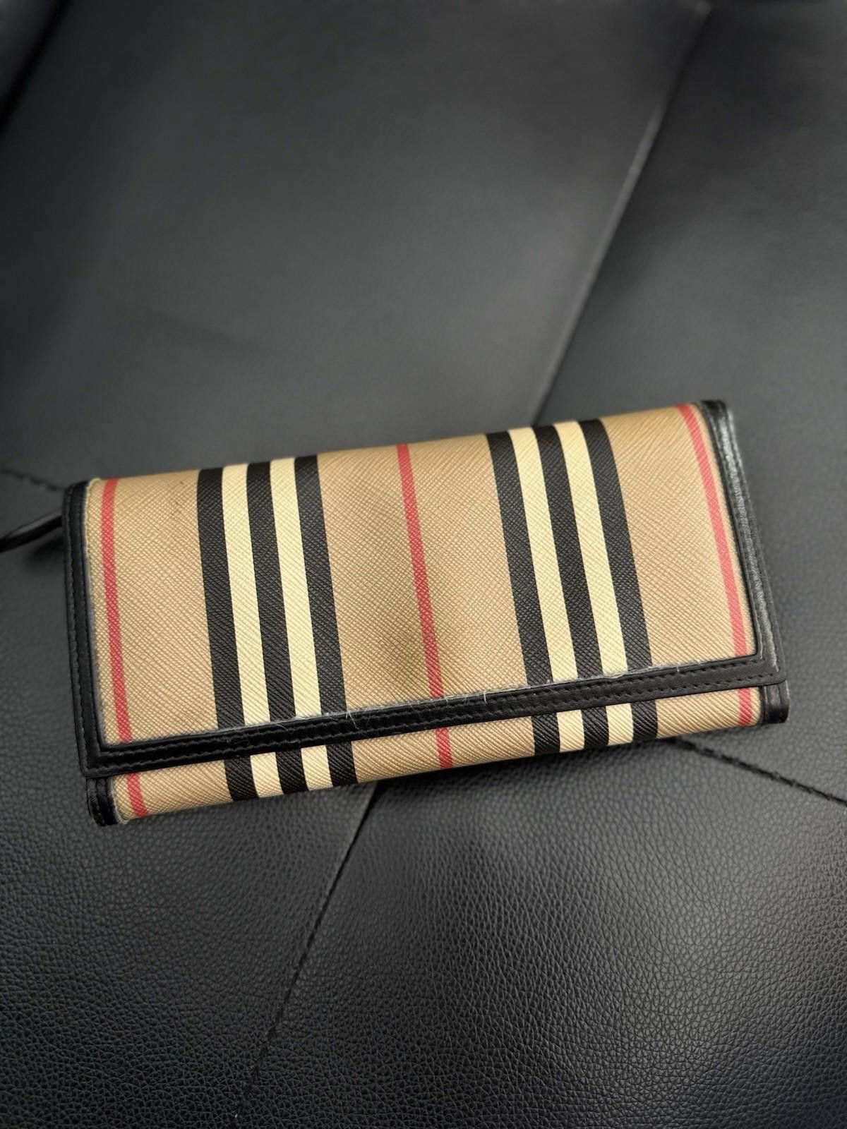 Burberry BURBERRY HALTON STRIPED LOGO CONTINENTAL WALLET CLUTCH Size ONE SIZE - 1 Thumbnail