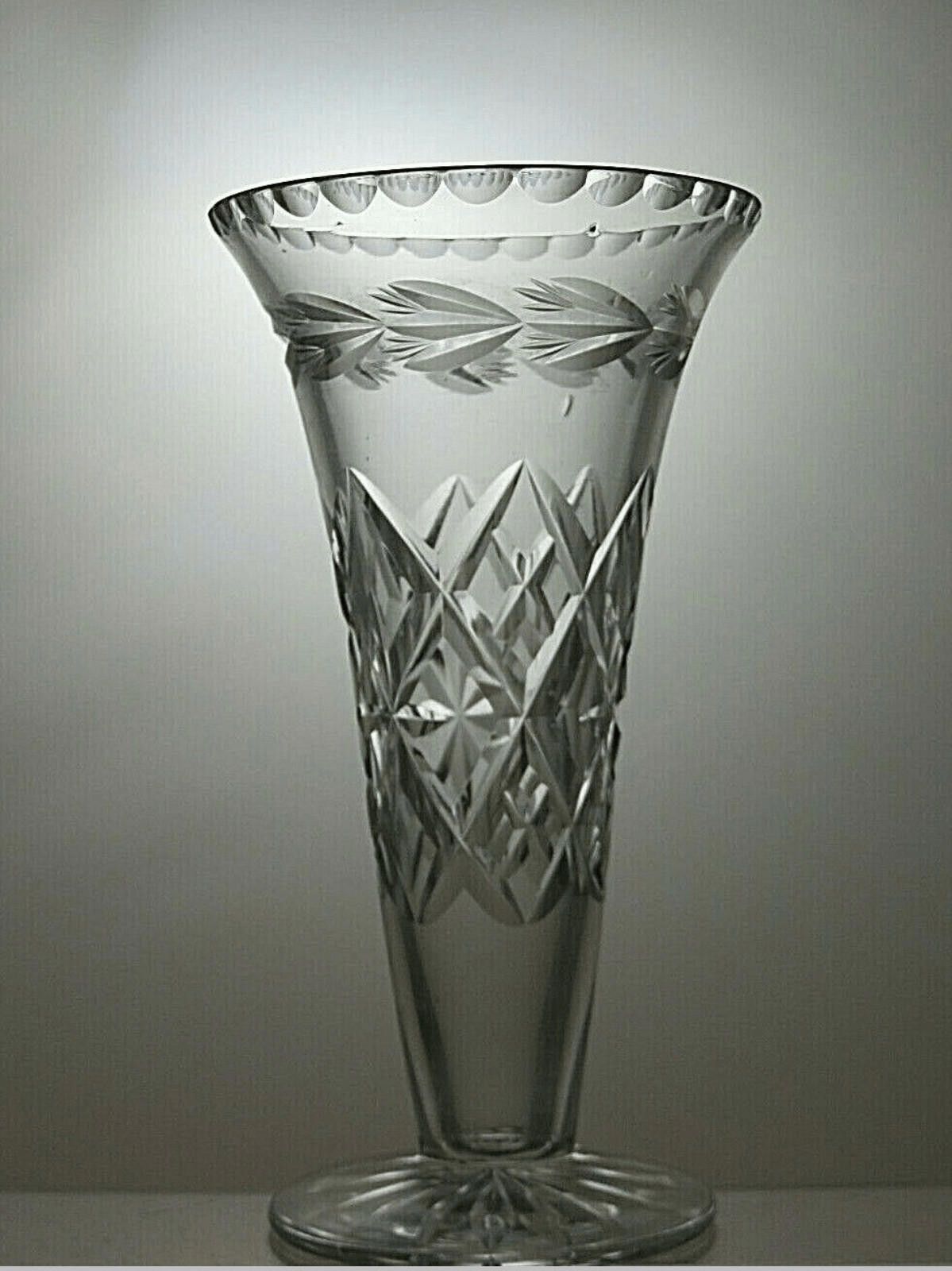 The Unbranded Brand Lovely Lead Cut Glass Crystal Vase 8 1/8" Size ONE SIZE - 1 Thumbnail