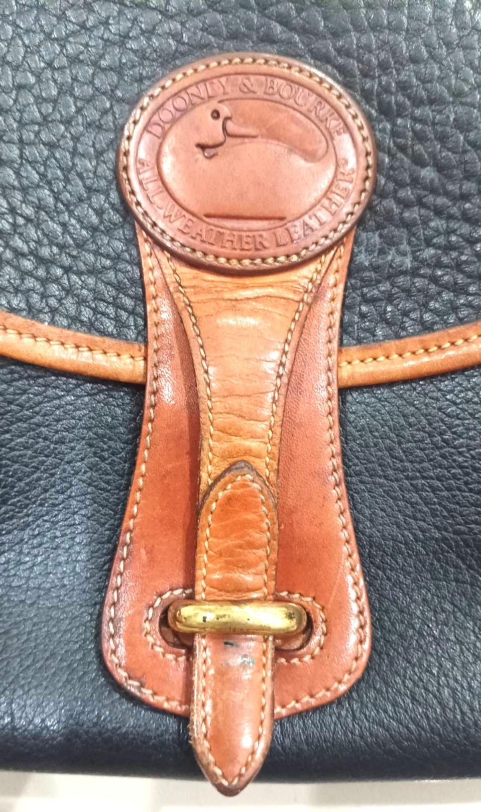 Vintage Dooney and Bourke: Essex crossbody