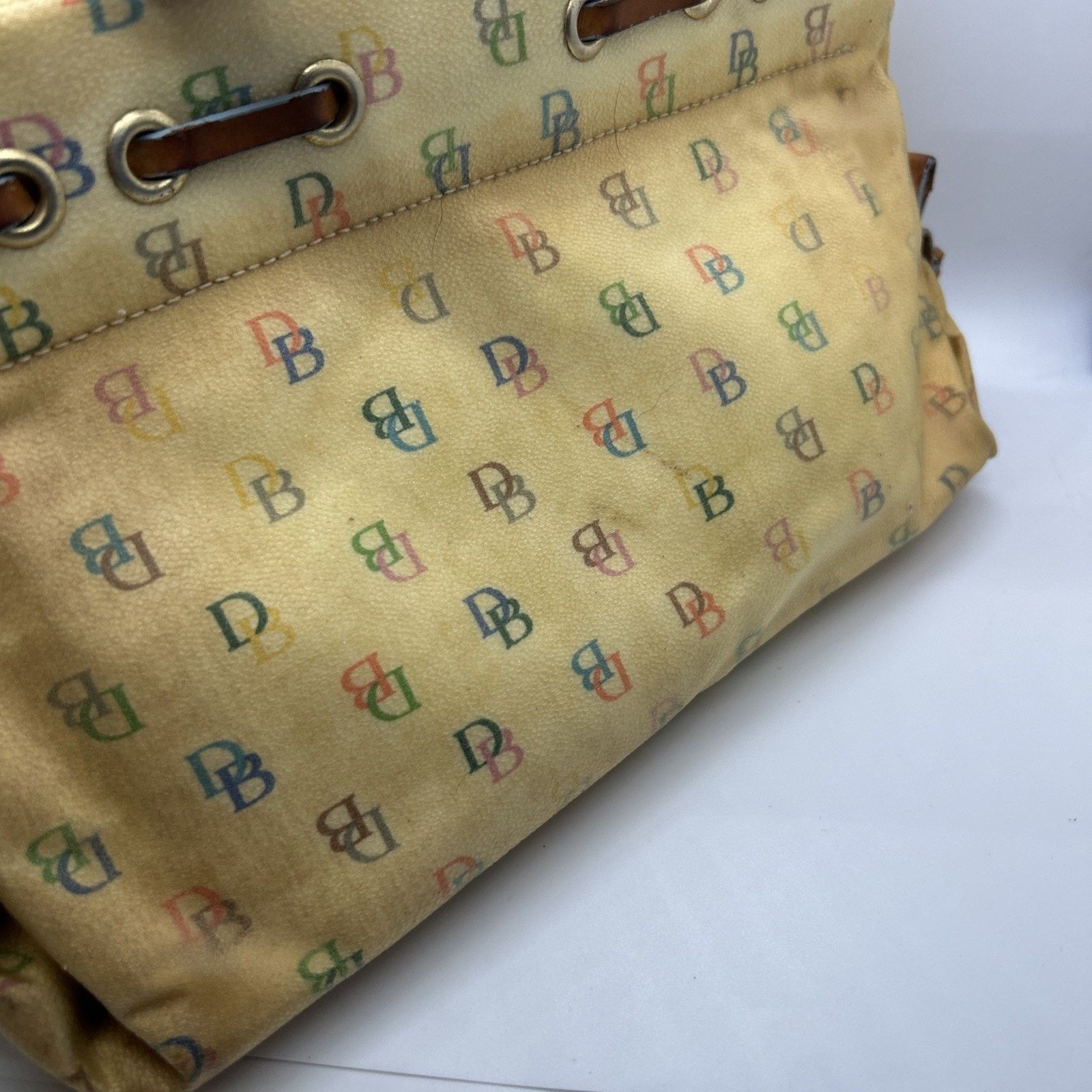 Dooney & Bourke Dooney & Bourke Pale Yellow& Tan Vinyl Handbag Purse Leather Size ONE SIZE - 7 Thumbnail