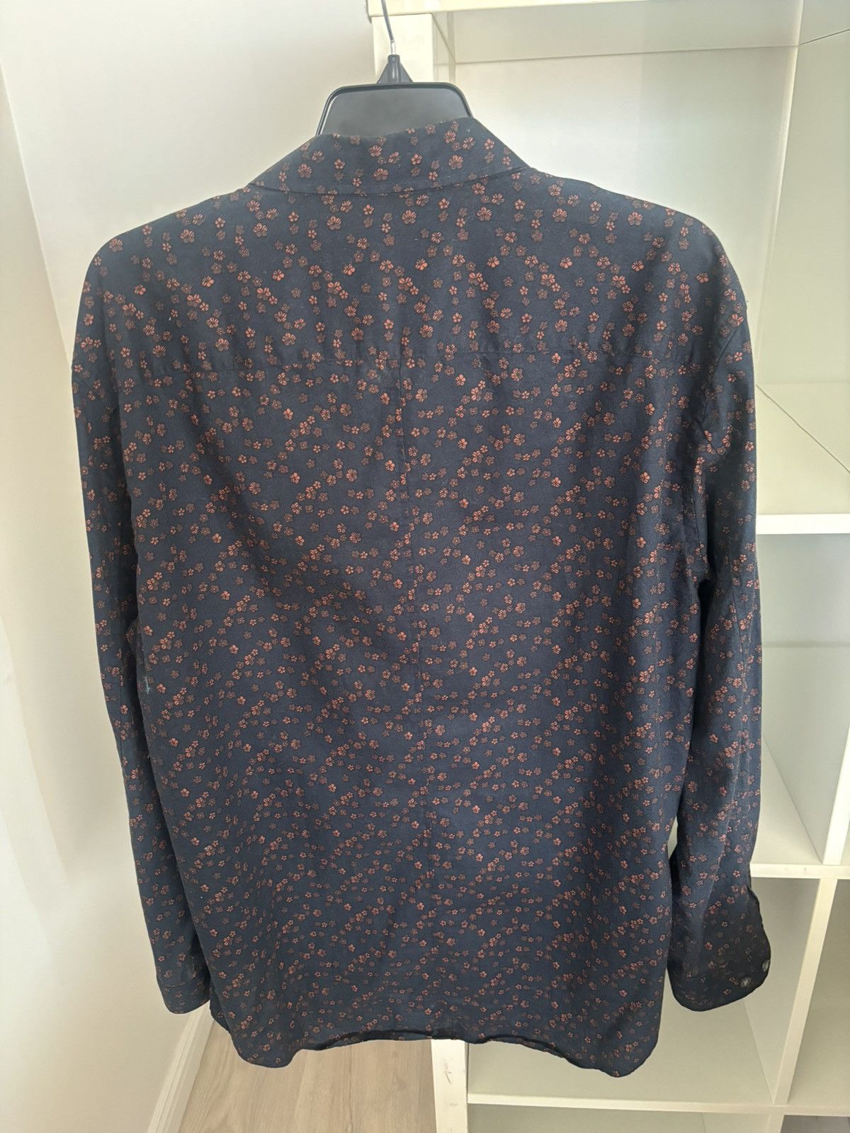 John Varvatos Jon Varvatos navy print button down $278 retail Size US L / EU 52-54 / 3 - 3 Thumbnail