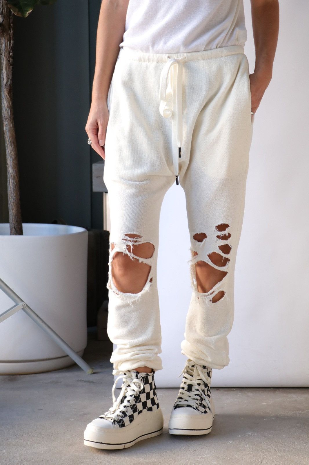 R13 Shredded drop crotch sweatpants. XS Size 26" / US 2 / IT 38 - 3 Thumbnail