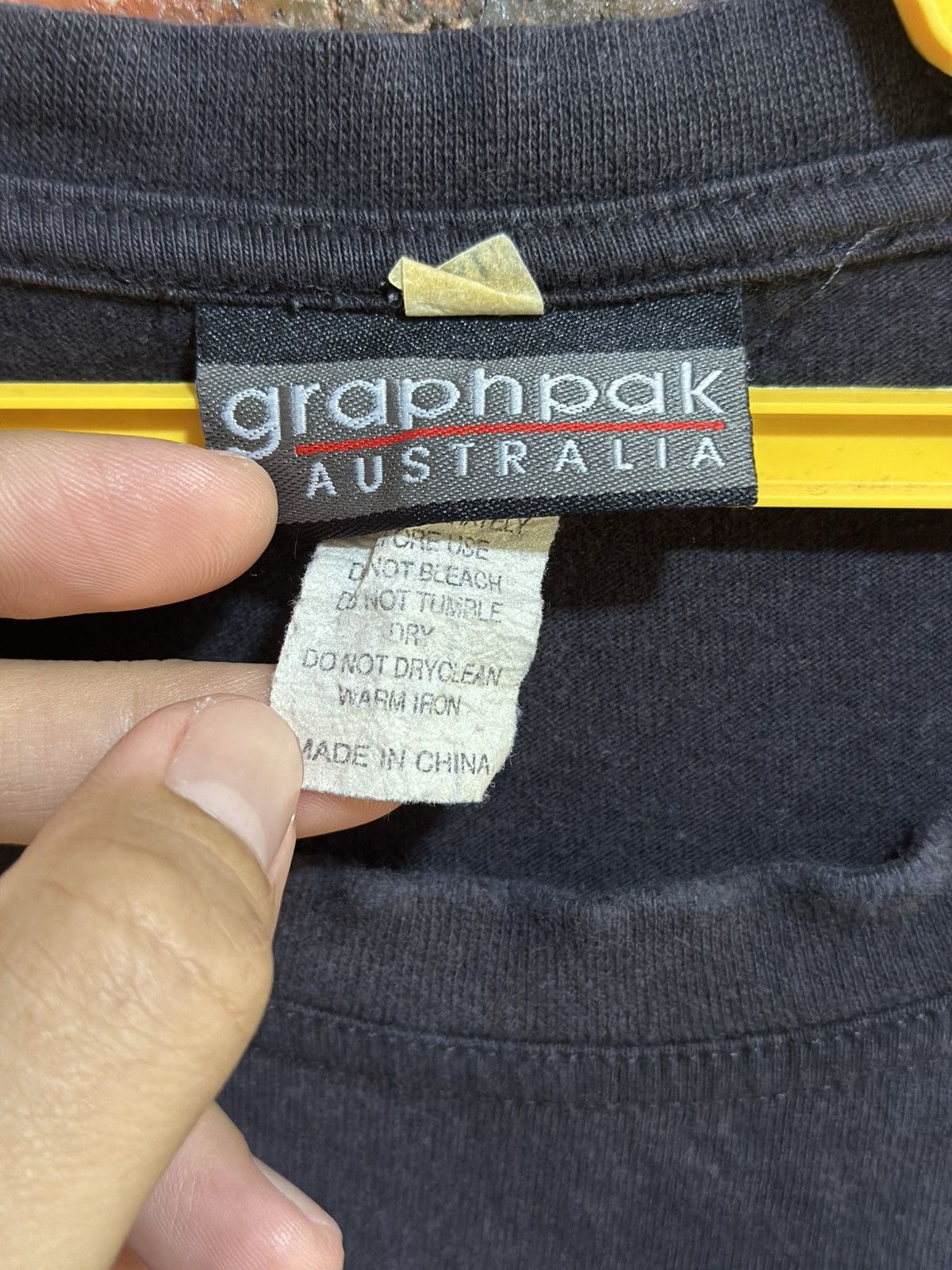 Vintage Vintage Clipsal 500 Adelaide Sun Faded Size US XXL / EU 58 / 5 - 6 Thumbnail