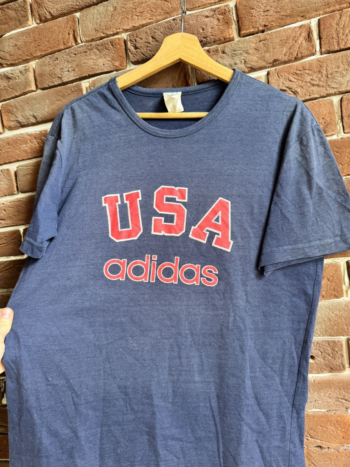 Adidas Vintage 80s Adidas USA Spellout Logo Sun Faded T Shirt Rare Size US L / EU 52-54 / 3 - 5 Thumbnail