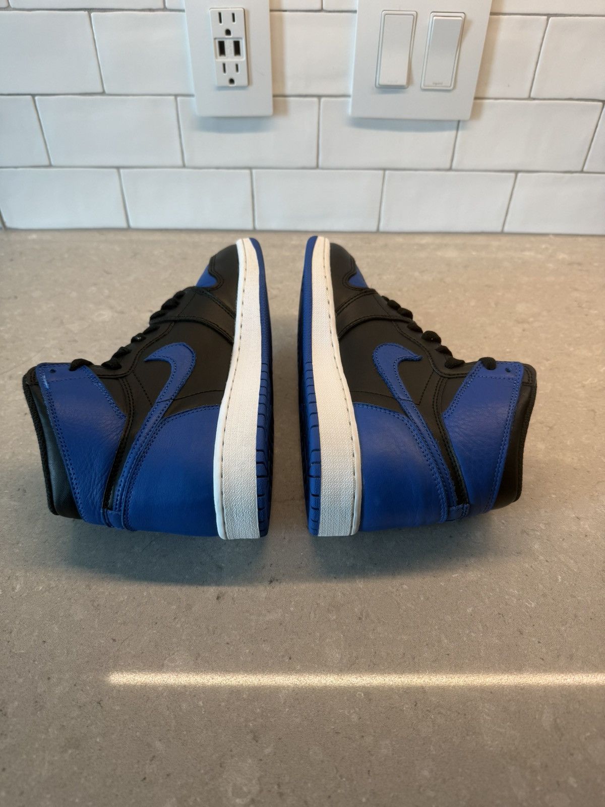 Nike Size 7Y - Jordan 1 Royal Blue HIGH OG Size US 7 / EU 40 - 5 Thumbnail