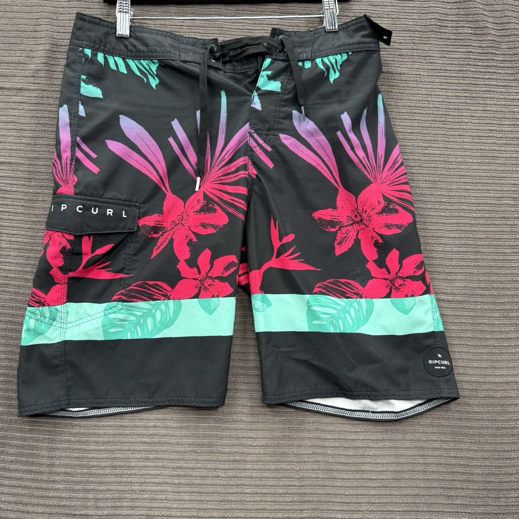 Rip Curl Rip Curl Board Shorts Men 30 Floral Print Polyester Swimming Weekend Vacation Multicolor Beach Pattern 30 in Inseam 10 in Size US 30 / EU 46 - 2 Thumbnail