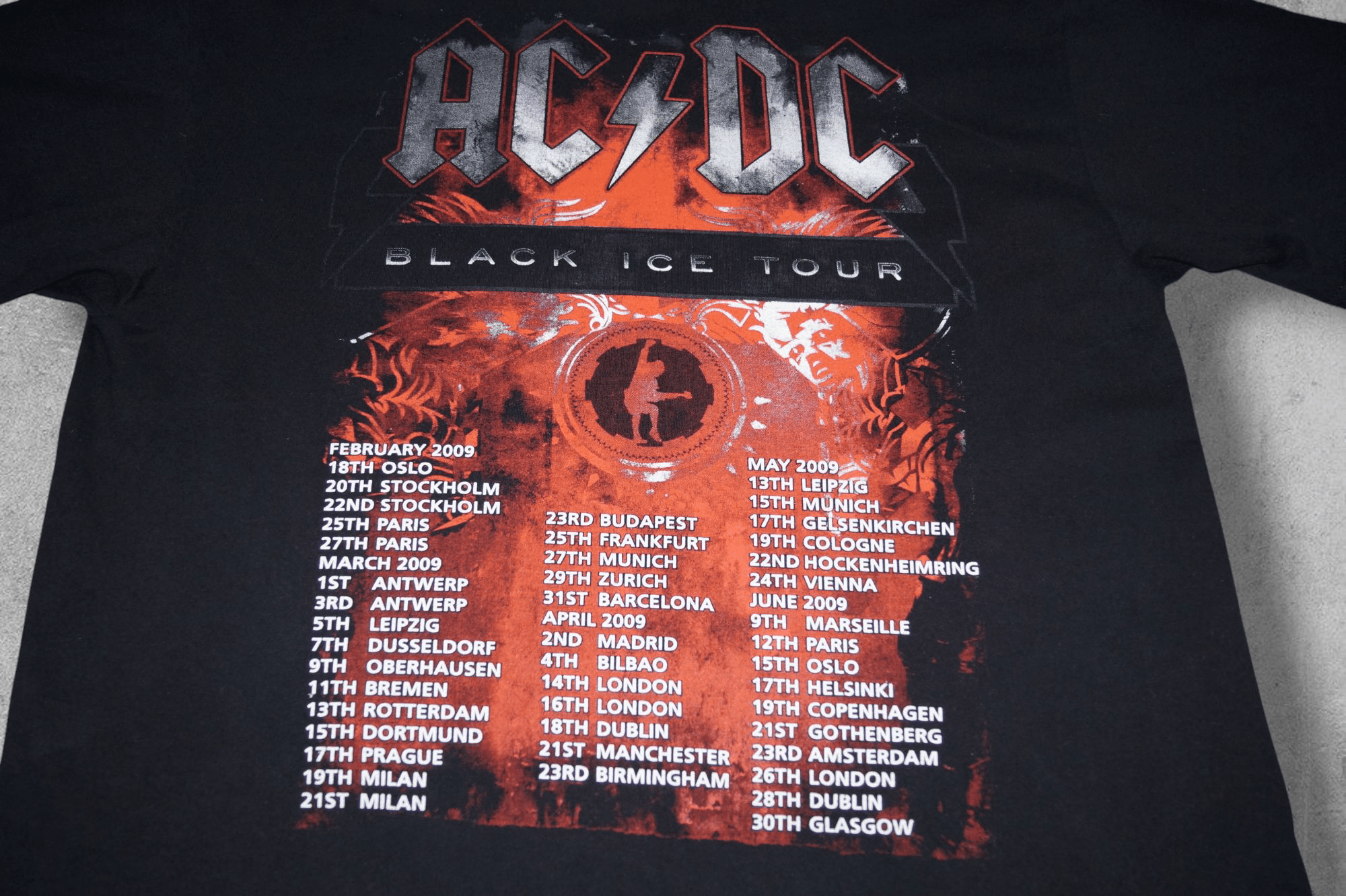 Other ACDC x BLACK ICE TOUR x 2009 European tour tees x L size Size US M / EU 48-50 / 2 - 5 Thumbnail