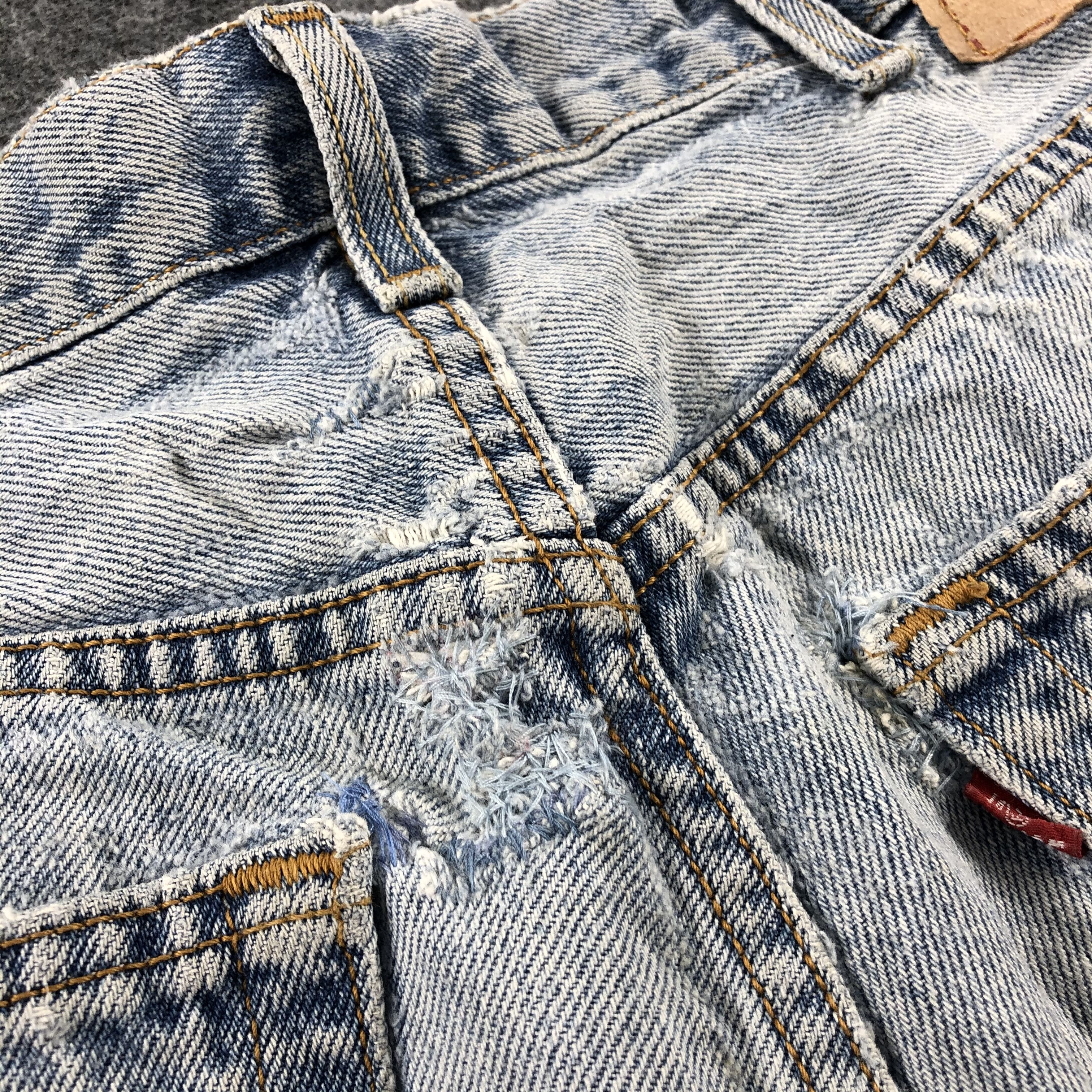 Levi's Vintage Light Wash Levis 550 Jeans-J2541 Size US 37 - 11 Thumbnail
