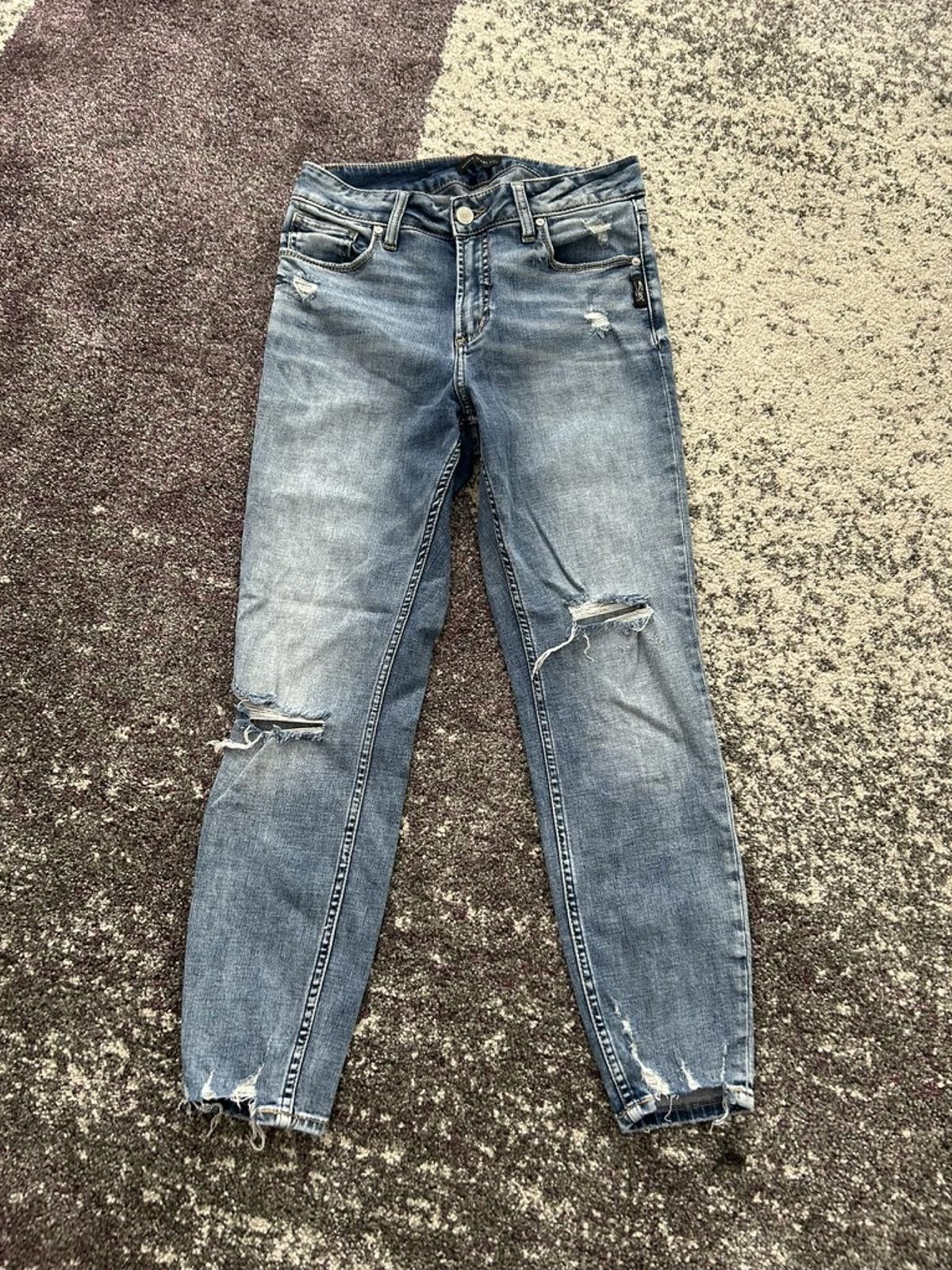 Sterling Silver Silver Jeans Co. Women's Avery Skinny Distressed Blue Jeans Size 29" - 1 Thumbnail