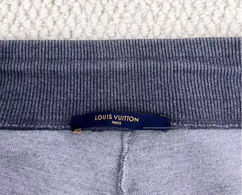 Louis Vuitton Louis Vuitton Gray Logo Sweatpants XS. Size US 30 / EU 46 - 3 Thumbnail