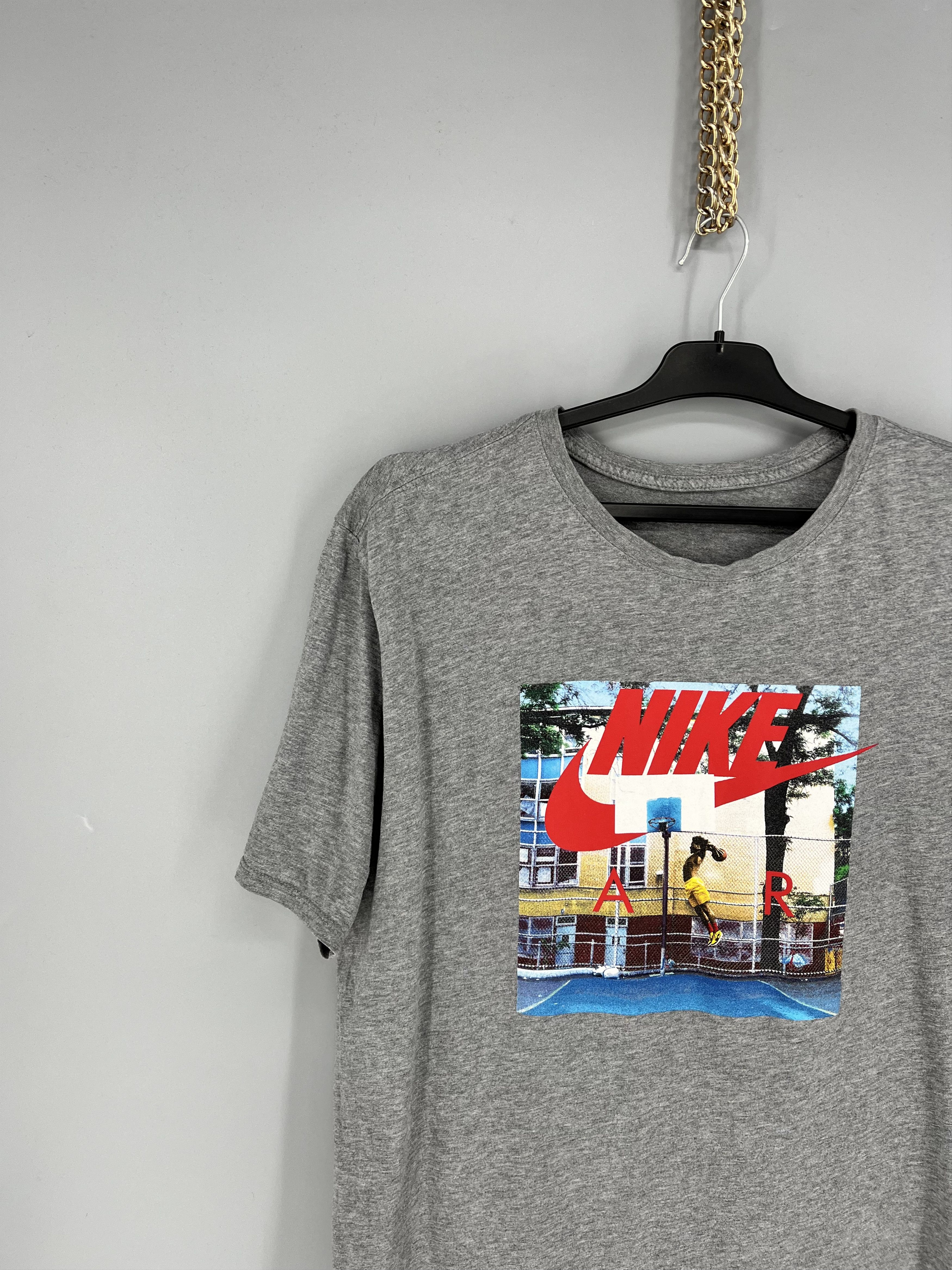 Nike Vintage Y2K Nike Air Center Swoosh Logo T-Shirt Size US XL / EU 56 / 4 - 4 Thumbnail