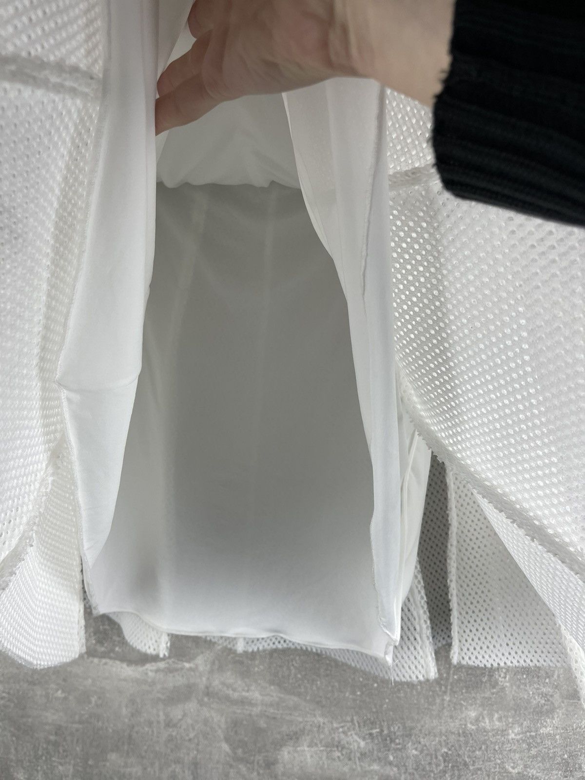Moncler Moncler Rare White Textured Mesh Flared A Line Skirt Size 30" / US 8 / IT 44 - 6 Thumbnail