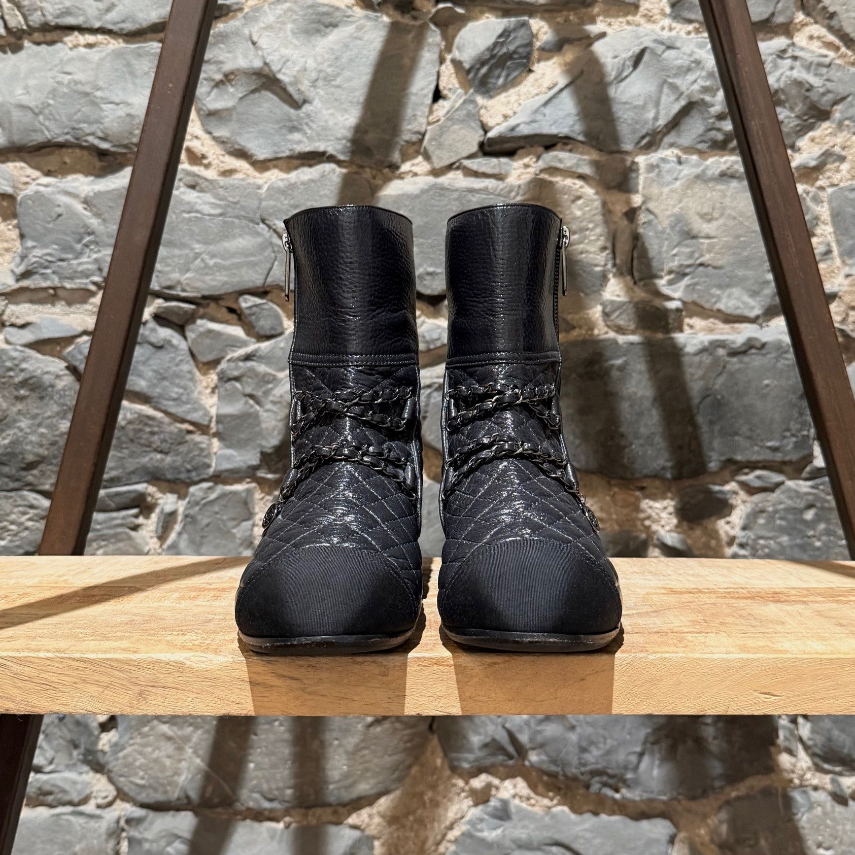 Chanel Chanel 2018 Grey Leather Chain CC Logo Flat Ankle Boots Size US 11.5 / IT 41.5 - 2 Thumbnail