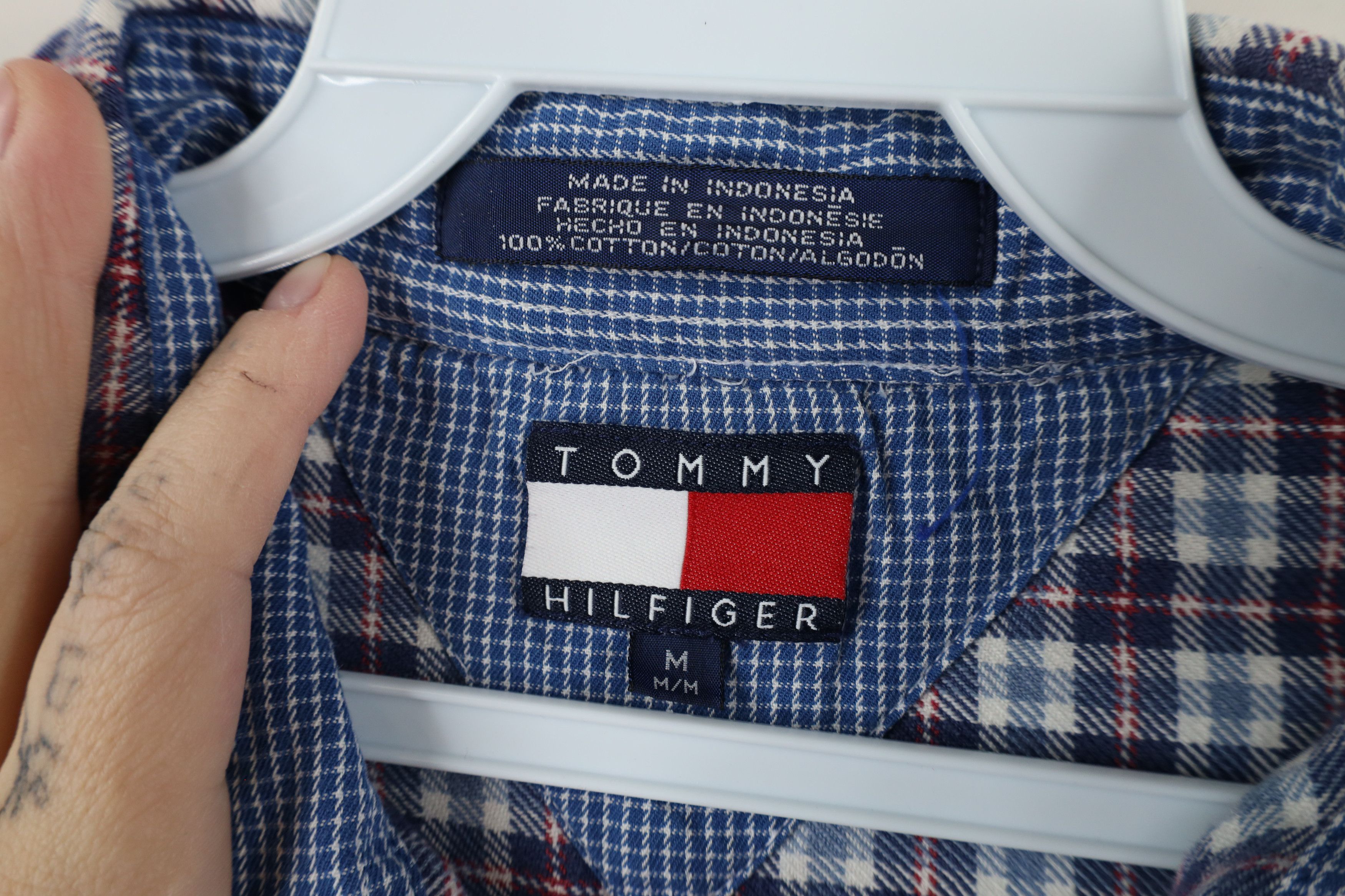 Tommy Hilfiger × Vintage Vintage 90s Tommy Hilfiger Collared Button Down Shirt Size US M / EU 48-50 / 2 - 7 Thumbnail