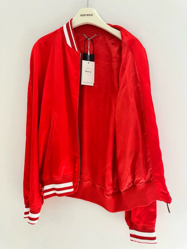 Louis Vuitton Louis Vuitton Red silk embroidered logo jacket 2501-Nextarr Size US M / EU 48-50 / 2 - 3 Thumbnail