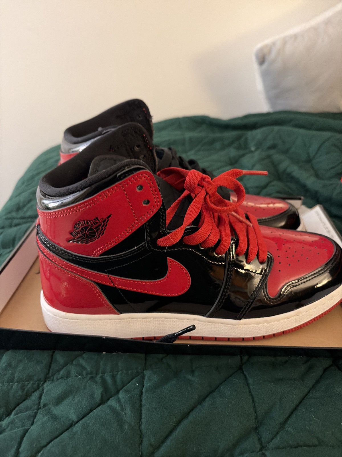 Jordan Brand Jordan 1 Retro High OG Patent Bred GS Size US 7 / IT 37 - 2 Thumbnail