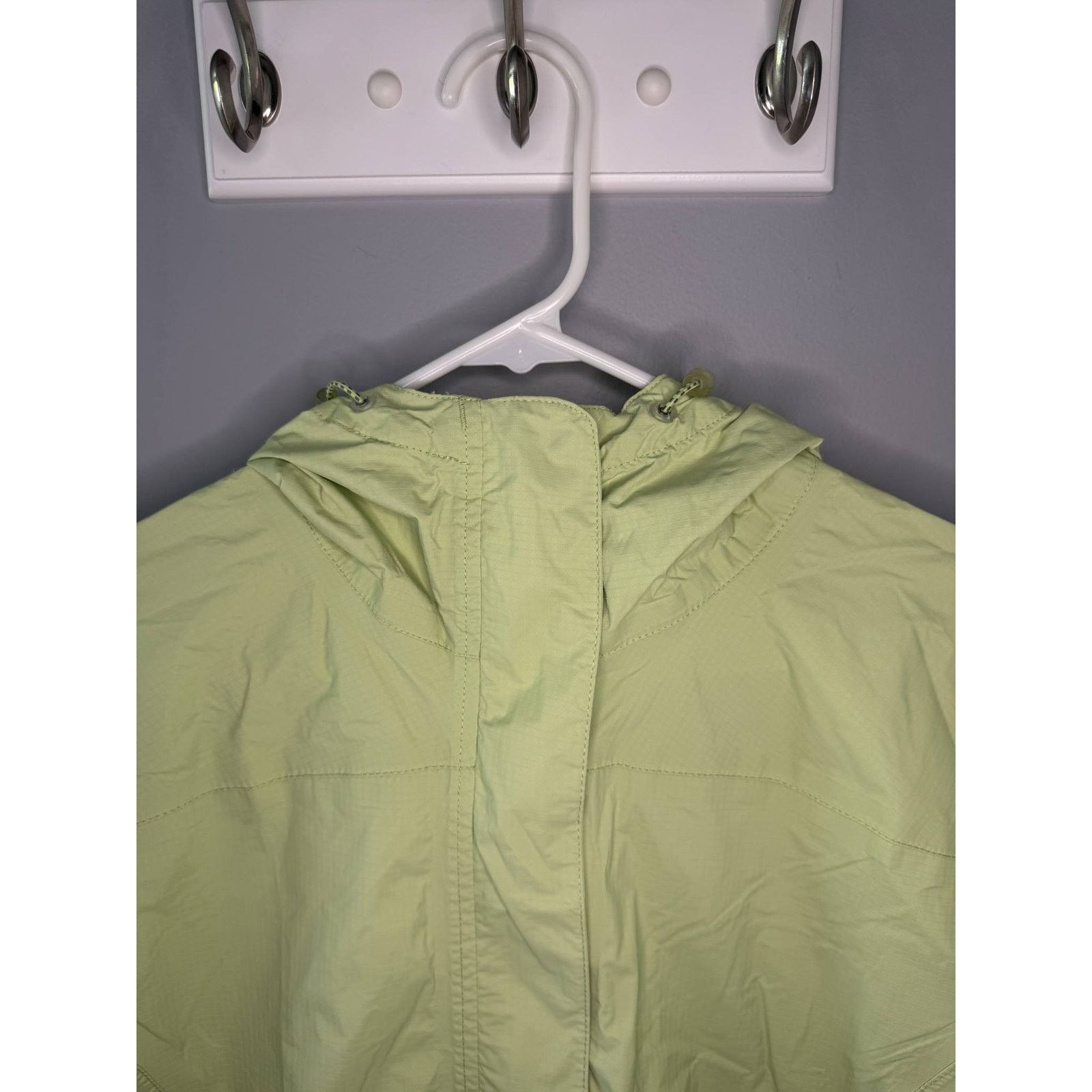 L.L. Bean L.L. Bean Hooded Windbreaker Jacket Lime Women's Size S REG Size S / US 4 / IT 40 - 4 Thumbnail