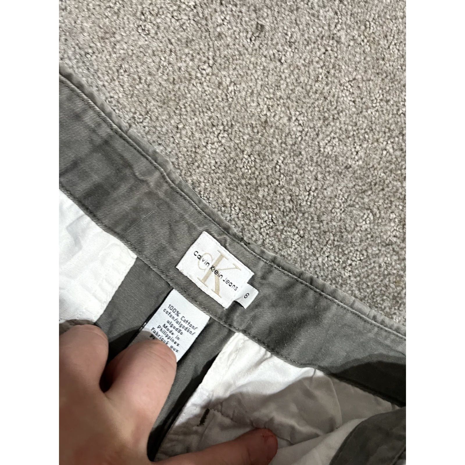 Calvin Klein Calvin Klein Shorts Women 6 Gray Inseam 5" Flat Front Button Zip Stretch Pockets Chino Casual Size 28" / US 6 / IT 42 - 3 Thumbnail