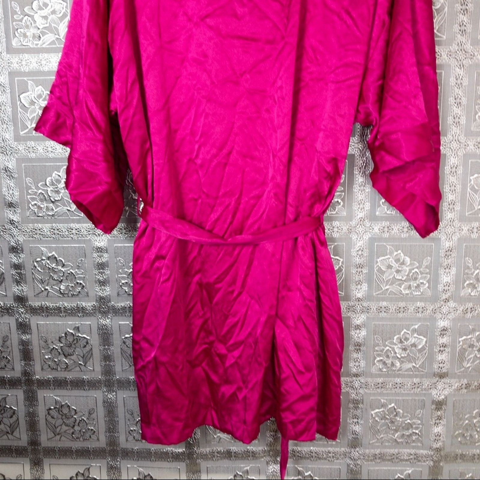 Victoria's Secret NWT Victoria's Secret Supermodel Backstage Wrap Size ONE SIZE - 7 Thumbnail