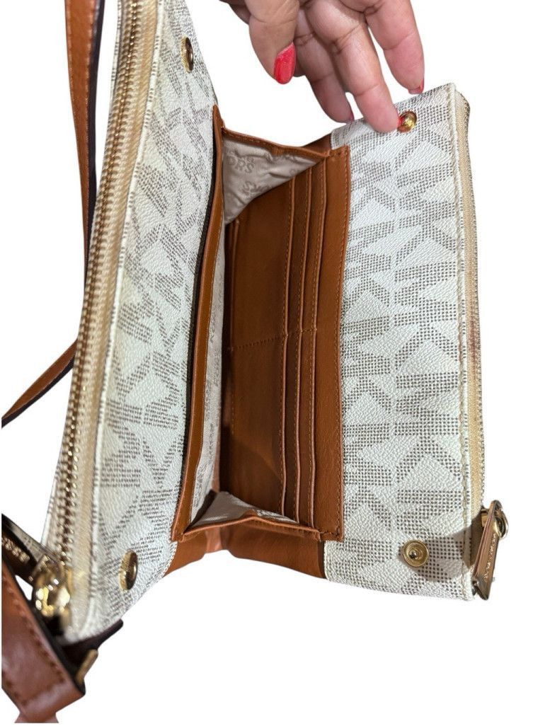 Michael Kors Michael Kors Fulton Large WhiteGray Signature Logo Crossbody Size ONE SIZE - 8 Thumbnail