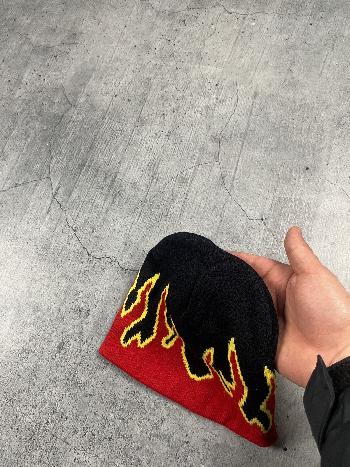 Japanese Brand × Vintage Y2K Fire Flames Beanie Hat Size ONE SIZE - 4 Thumbnail