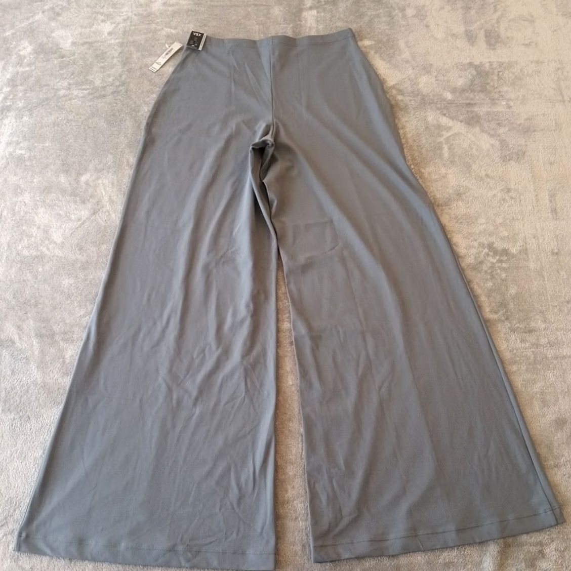 Victoria's Secret Victoria's Secret VSX Elevate Pants Womens XL Gray High Waist Wide-Leg Ankle Stretch Elastic Front Flat 31in Inseam Regular Rise Size 40" / US 18 - 2 Thumbnail