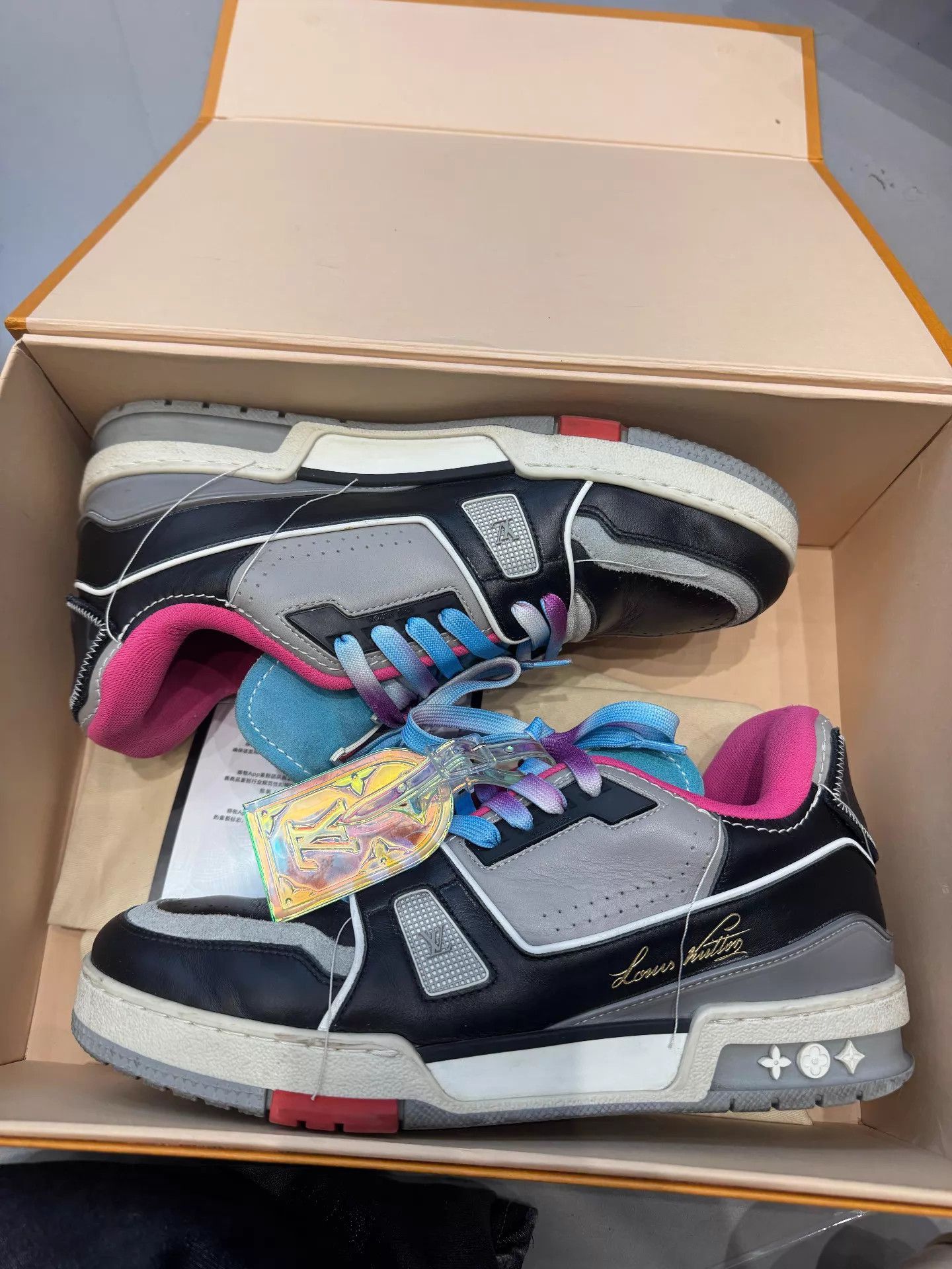 Louis Vuitton Multi Color Low-Top Sneakers Size 9 Size US 9 / EU 42 - 1 Thumbnail