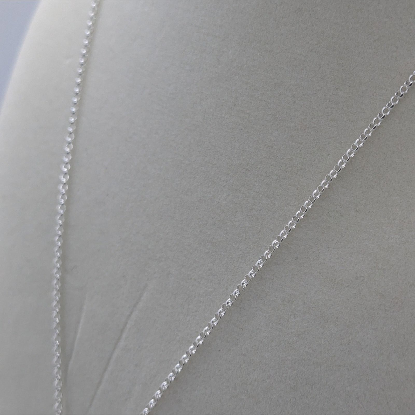 The Unbranded Brand 925 Sterling silver moving Skeleton and Sterling cable Chain Size ONE SIZE - 4 Thumbnail