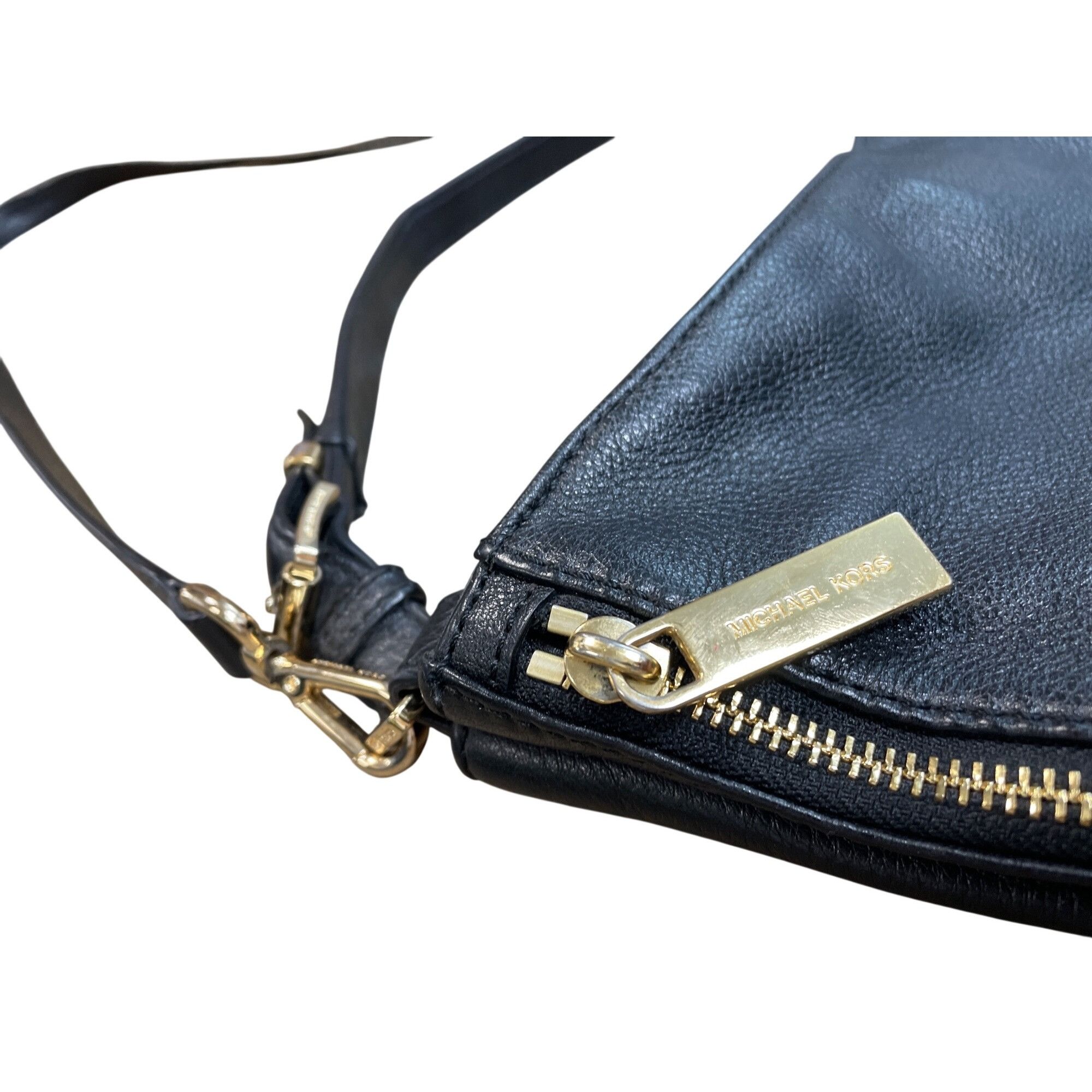 Michael Kors Michael Kors black leather pebbl;ed gold ware crossbody shou Size ONE SIZE - 5 Thumbnail