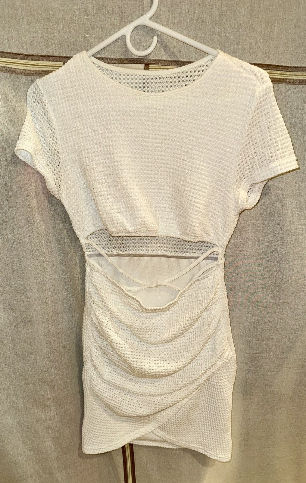 Fashion Nova Fashion Nova White Ruched Wrap-Front Mini Skirt Size S / US 4 / IT 40 - 4 Thumbnail