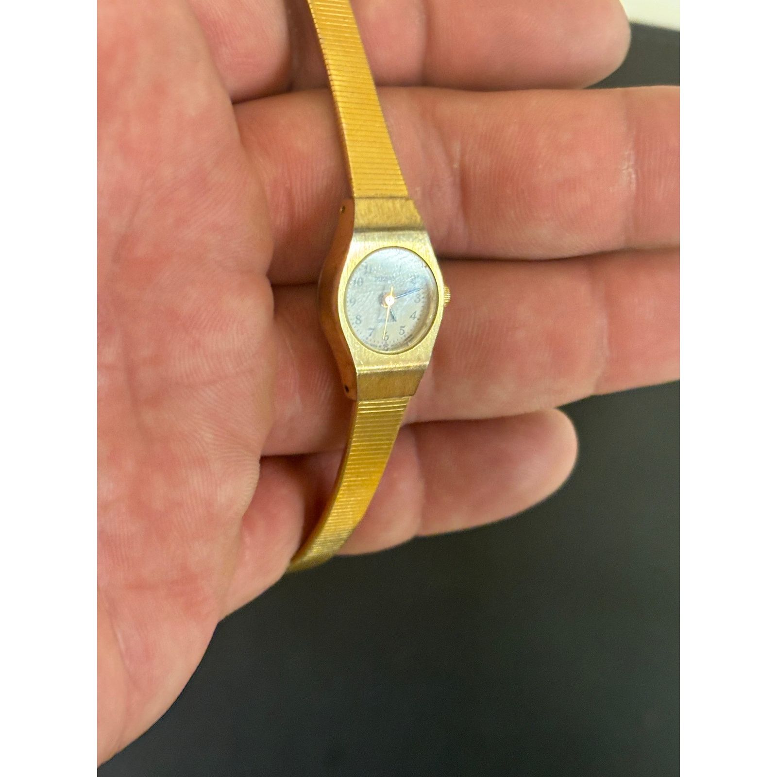 Pulsar Vintage Pulsar V233-0390 Gold Tone Womens Watch! New Battery Size ONE SIZE - 4 Thumbnail