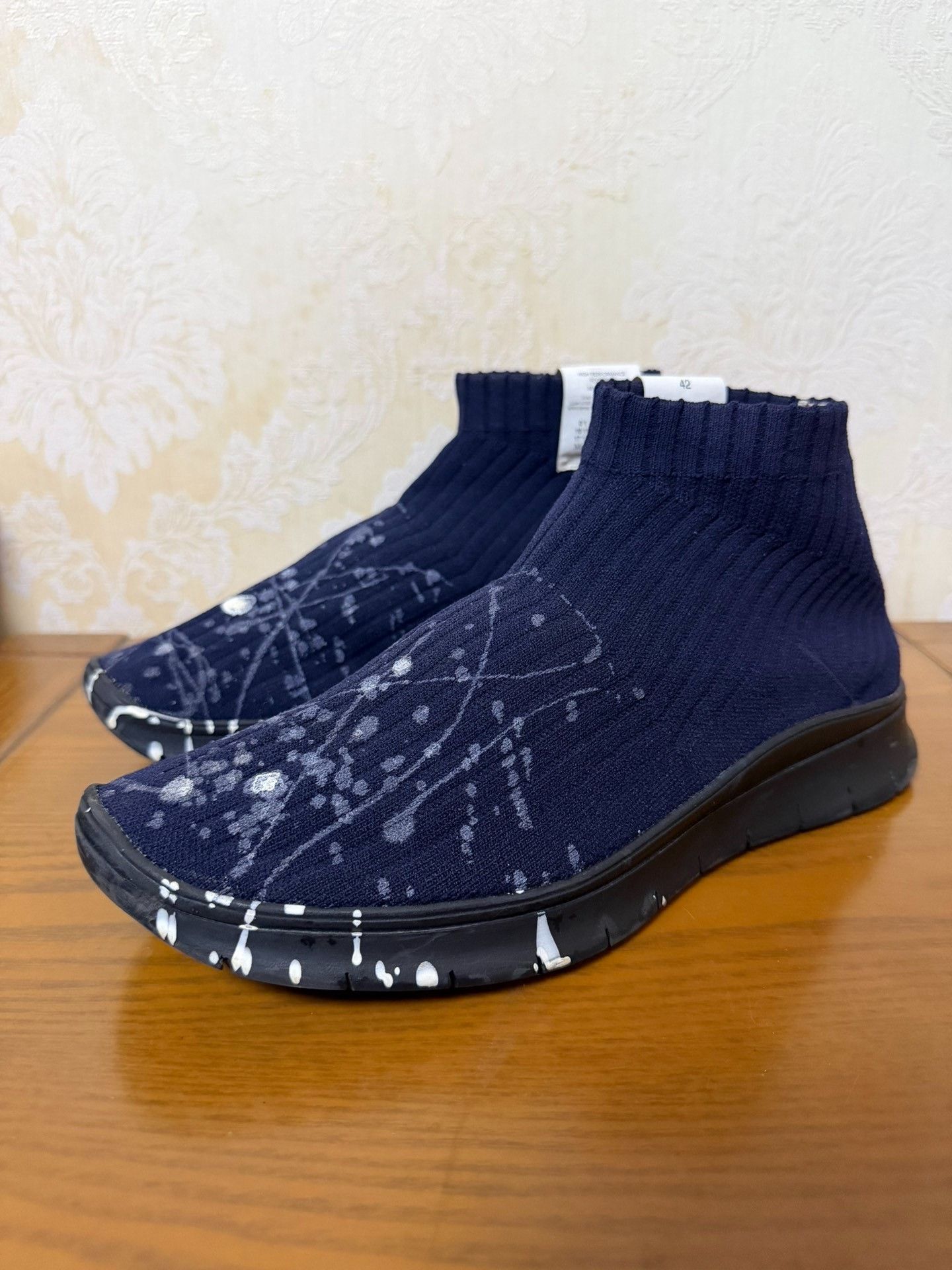 Maison Margiela Maison Margiela Hitop Sneakers us_12 Women Size US 12 / IT 42 - 1 Thumbnail