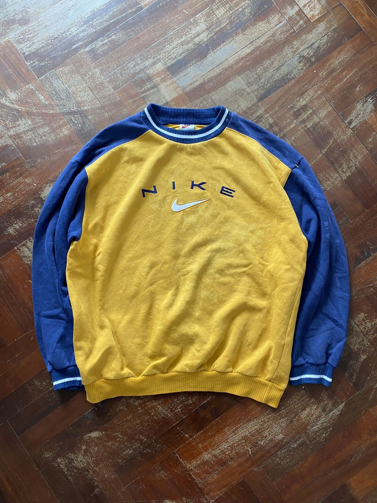 Vintage Nike Spell Out Swoosh Sweatshirt Crewneck Sweater