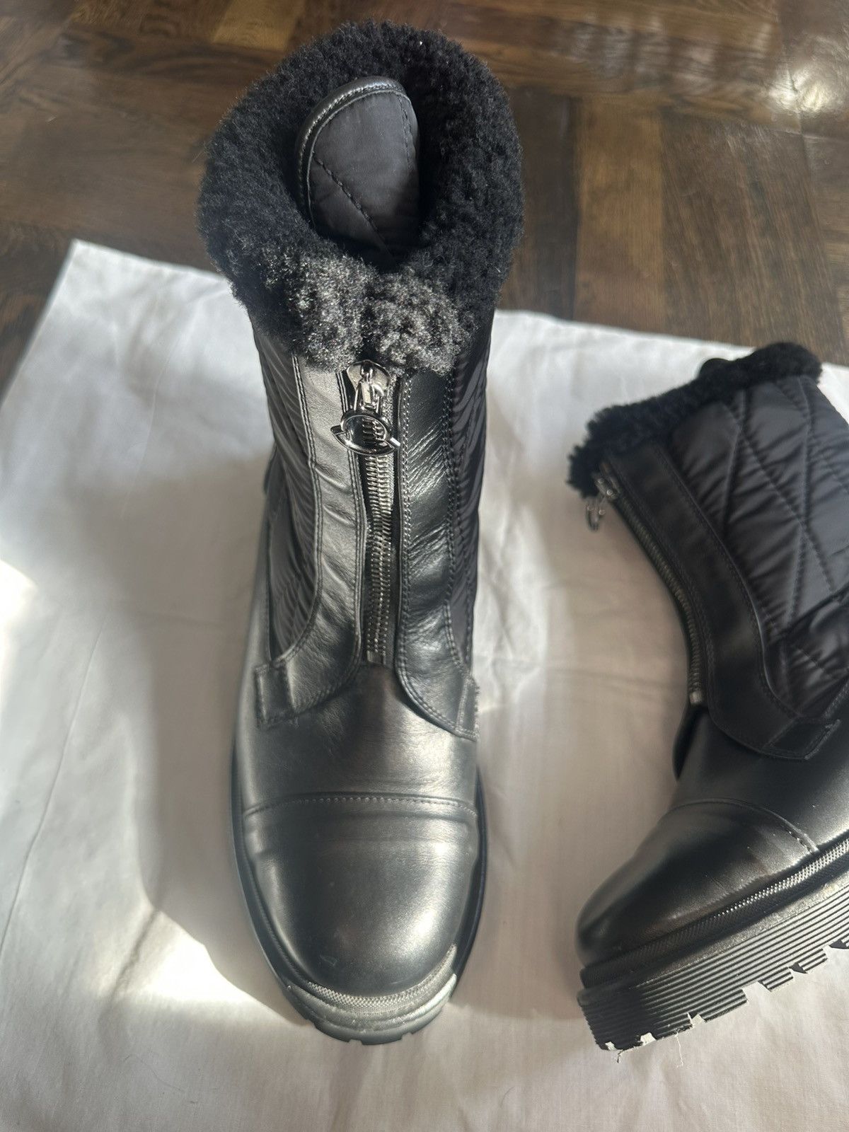 Moncler Moncler winter boots sz 39 Size US 9 / IT 39 - 2 Thumbnail