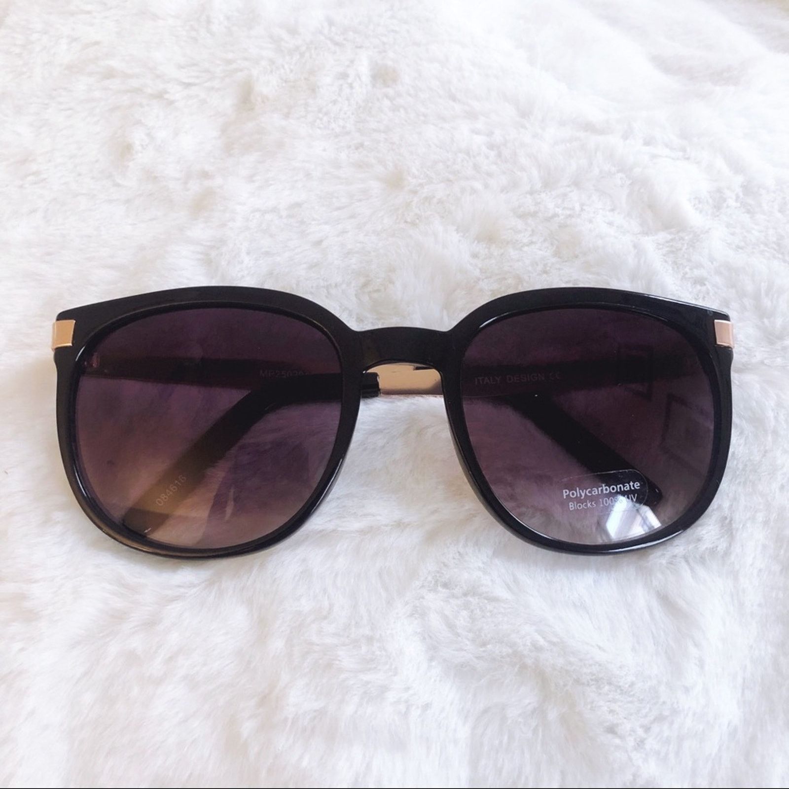 Other Isabel Black Round Fashion Sunglasses Size ONE SIZE - 1 Thumbnail