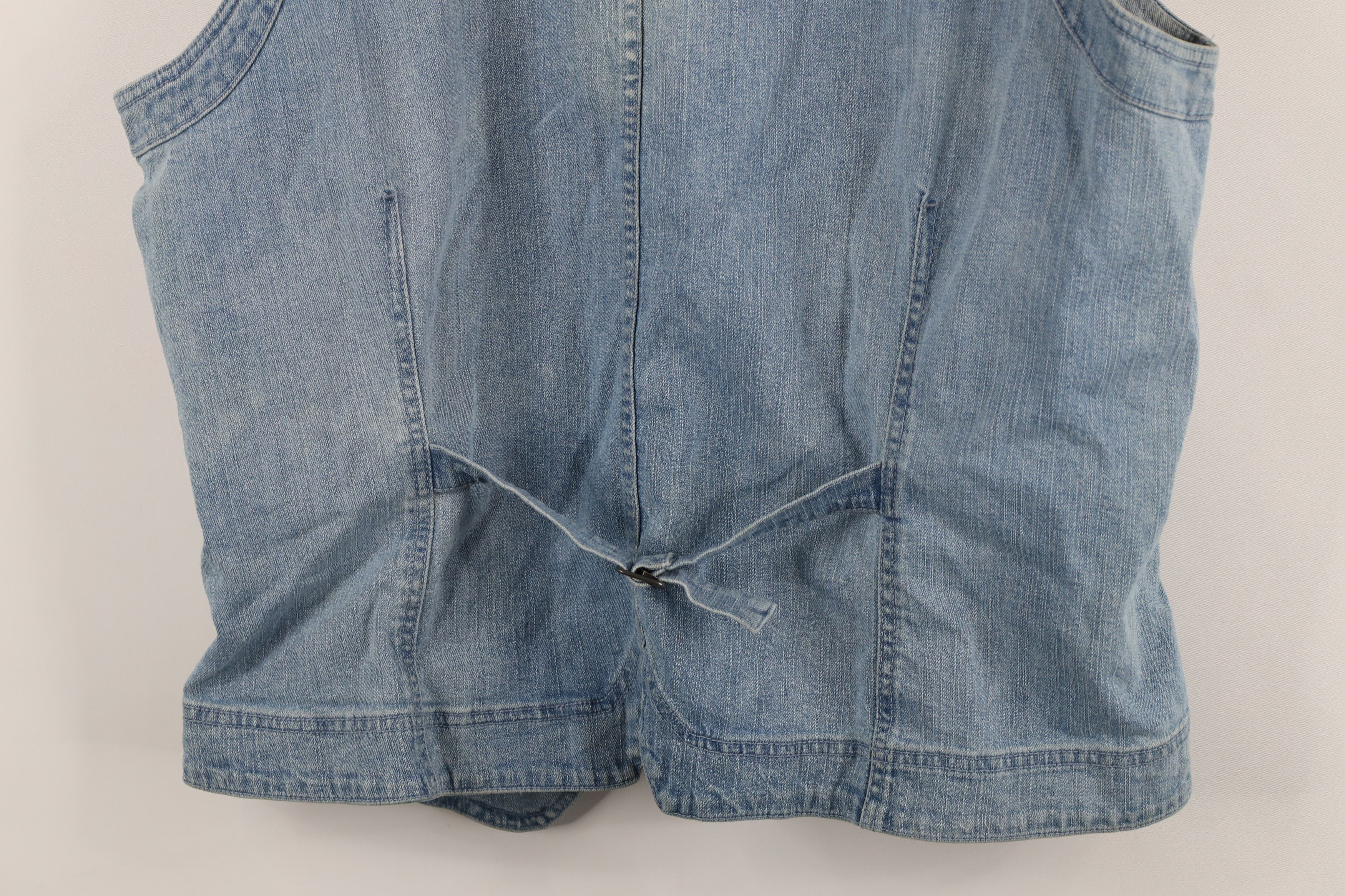 Vintage × Woolrich Woolen Mills Vintage 90s Woolrich Spell Out Denim Jean Vest Jacket Blue Size XL / US 12-14 / IT 48-50 - 12 Thumbnail